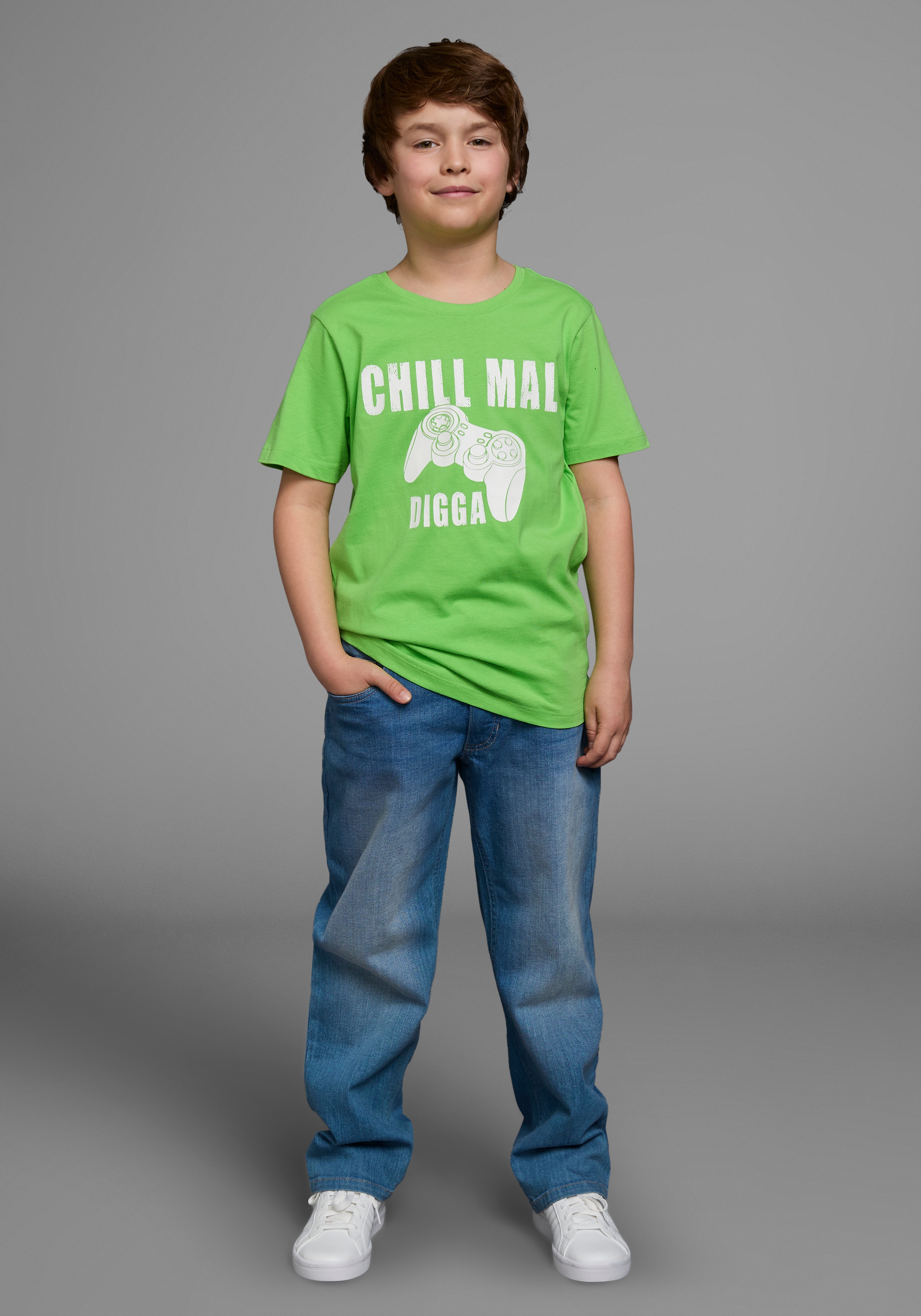 KIDSWORLD T-Shirt »Mit Spruch: CHILL MAL«, Kurzarm, Basic-Stil, mit coolen Schriftzügen, Rundhalsausschnitt