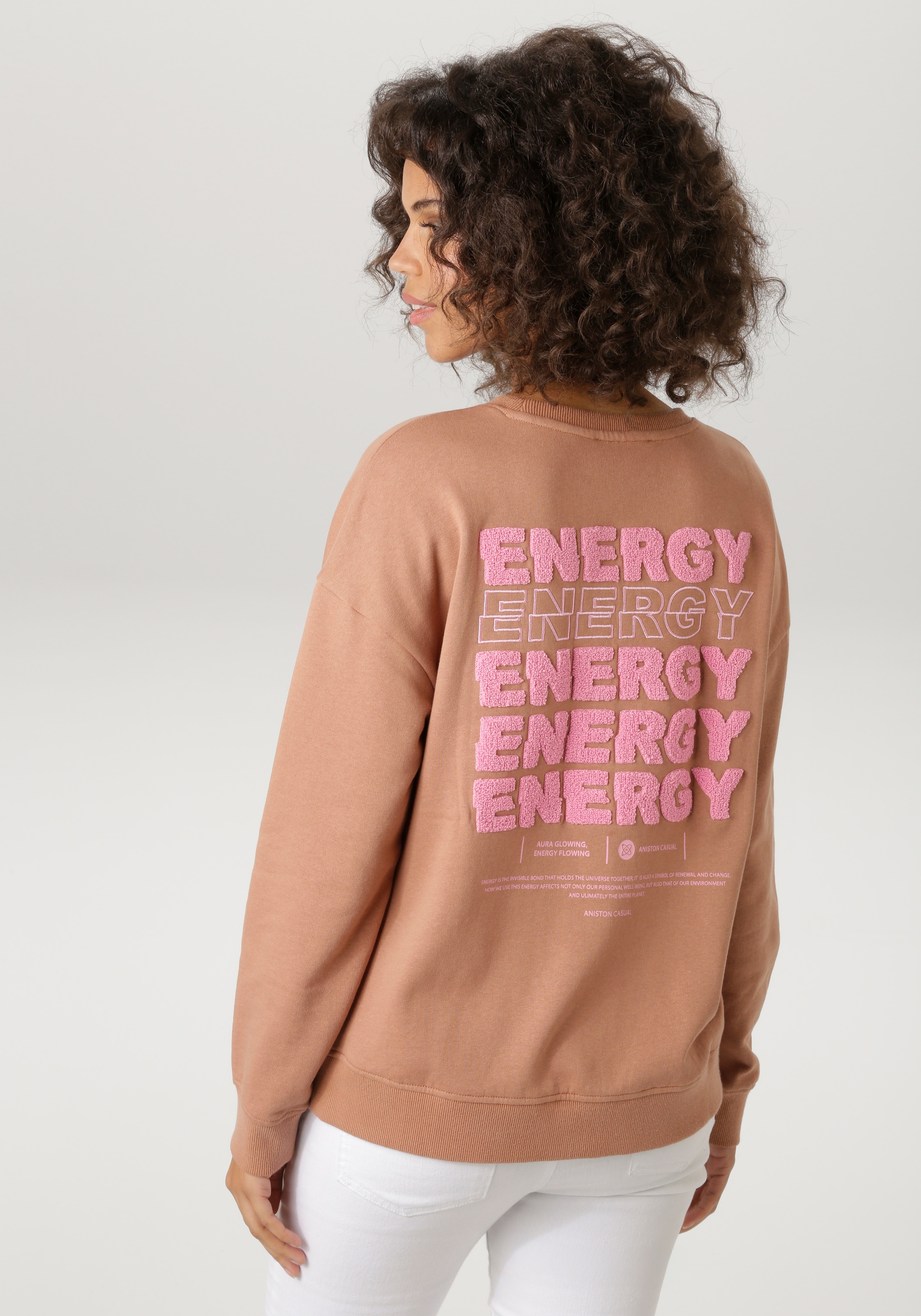 Aniston CASUAL Sweatshirt , hinten mit Applikationen, Stickerei und Schriftzügen
