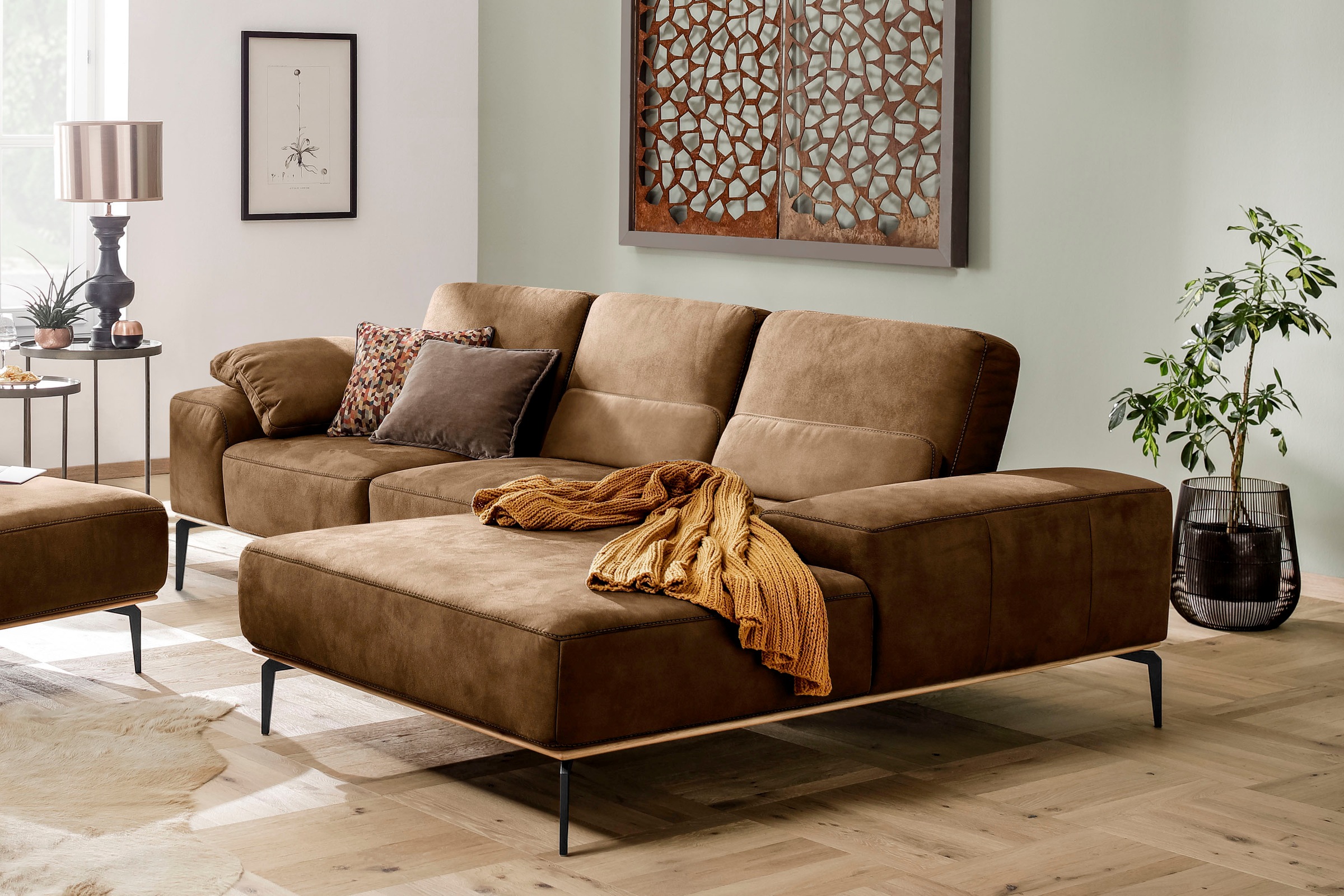 W.SCHILLIG Ecksofa »run, Designsofa mit tollem Sitzkomfort, bequem, L-Form« mit Holzsockel, Füße in Schwarz pulverbeschichtet, Breite 279 cm