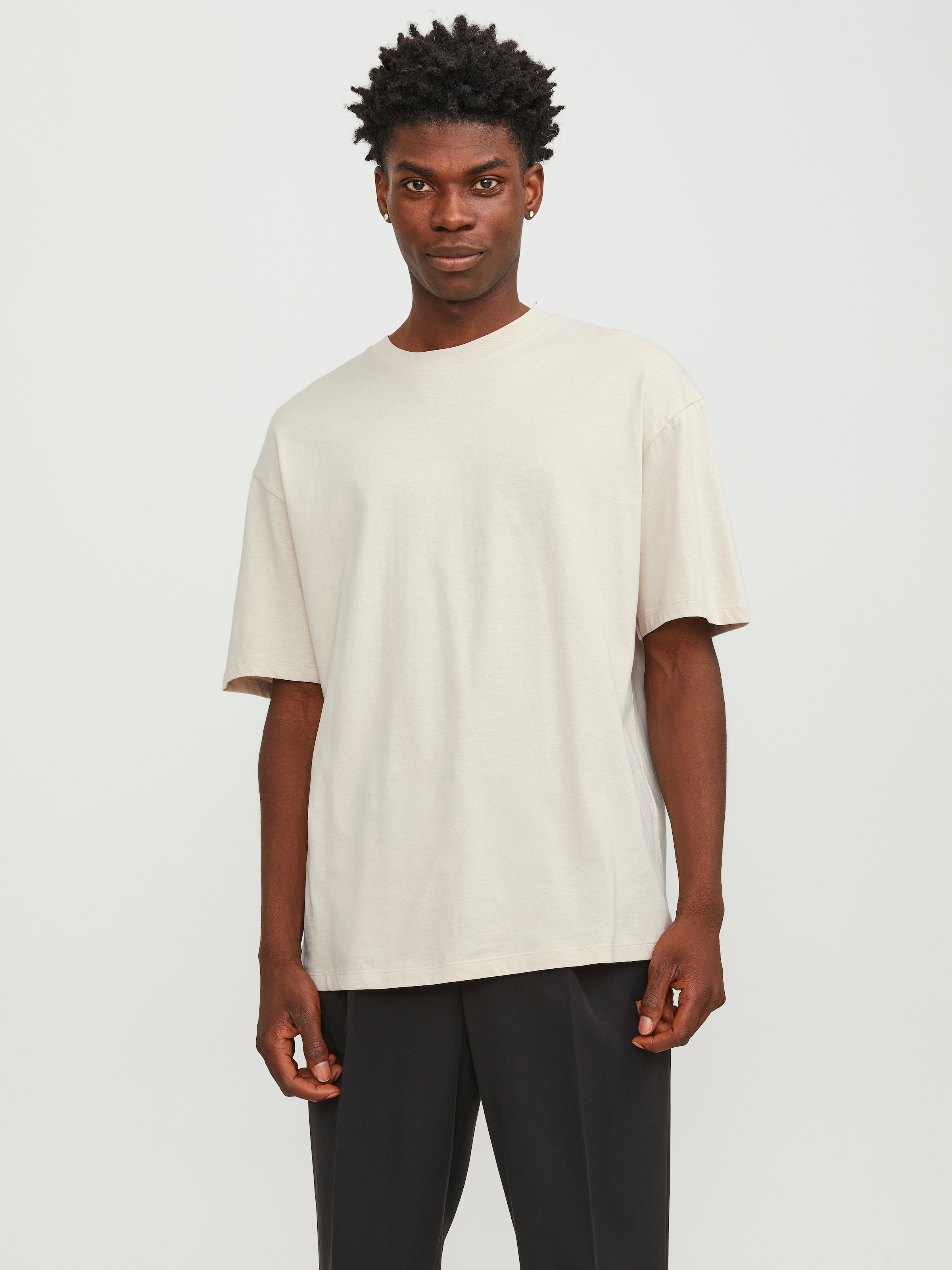 Jack & Jones Oversize-Shirt »JJEBRADLEY Oversize T-Shirt mit klassischem Rundhalsausschnitt« mit gekämmten Jersey