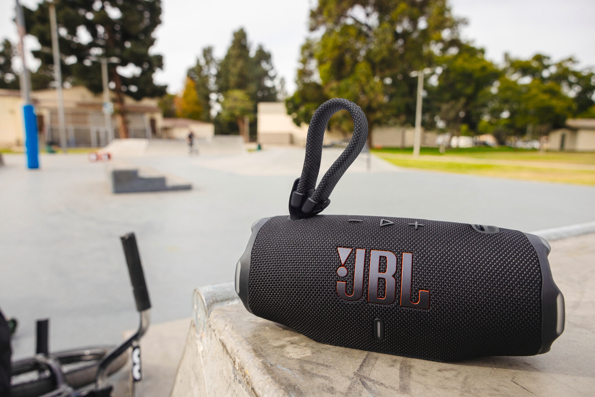 JBL Bluetooth-Lautsprecher »CHARGE 6«, wasserdicht und stoßfest