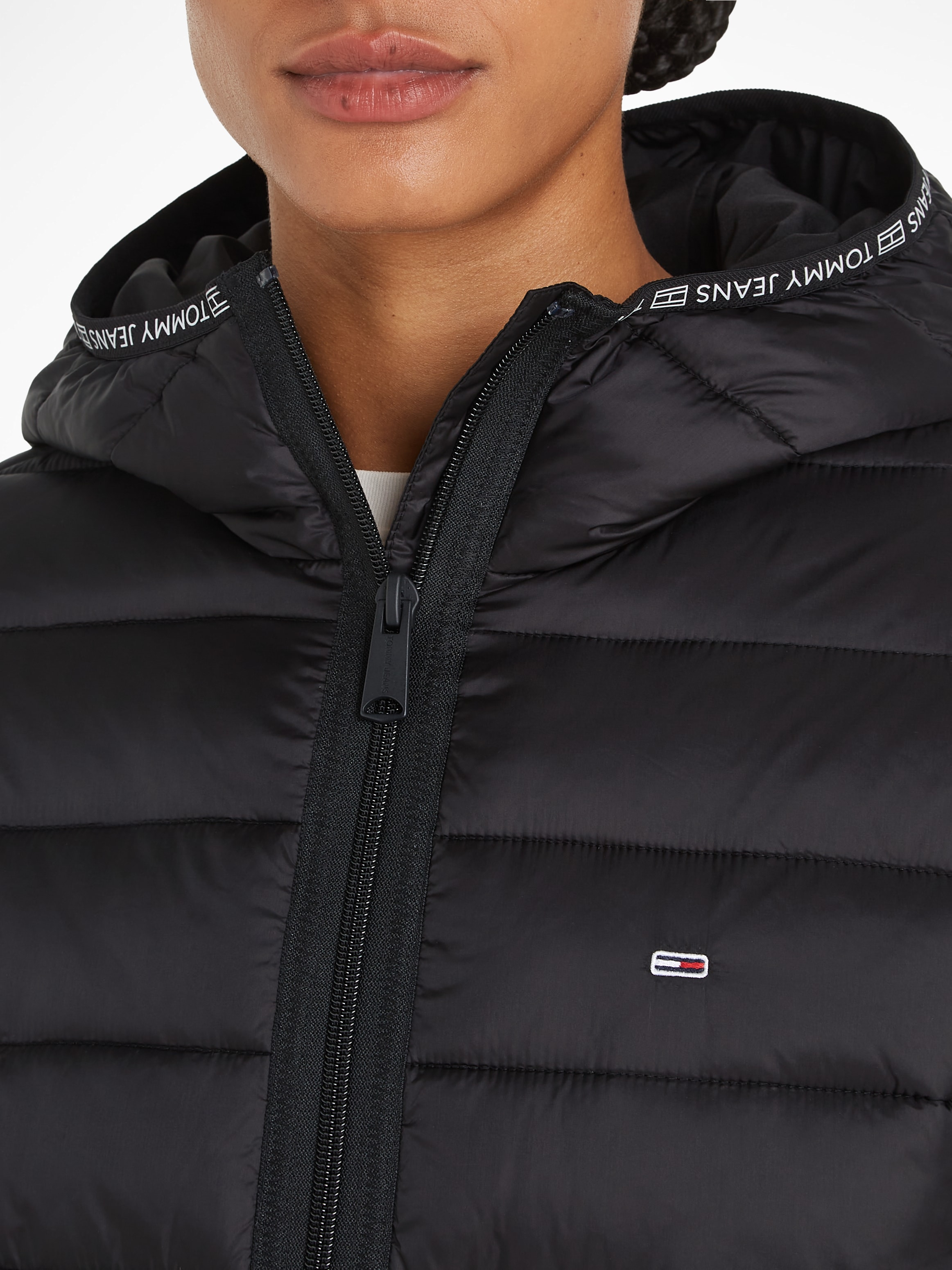 Tommy Jeans Steppjacke »TJW QUILTED TAPE HOOD JACKET EXT«, mit Kapuze, mit Kapuze