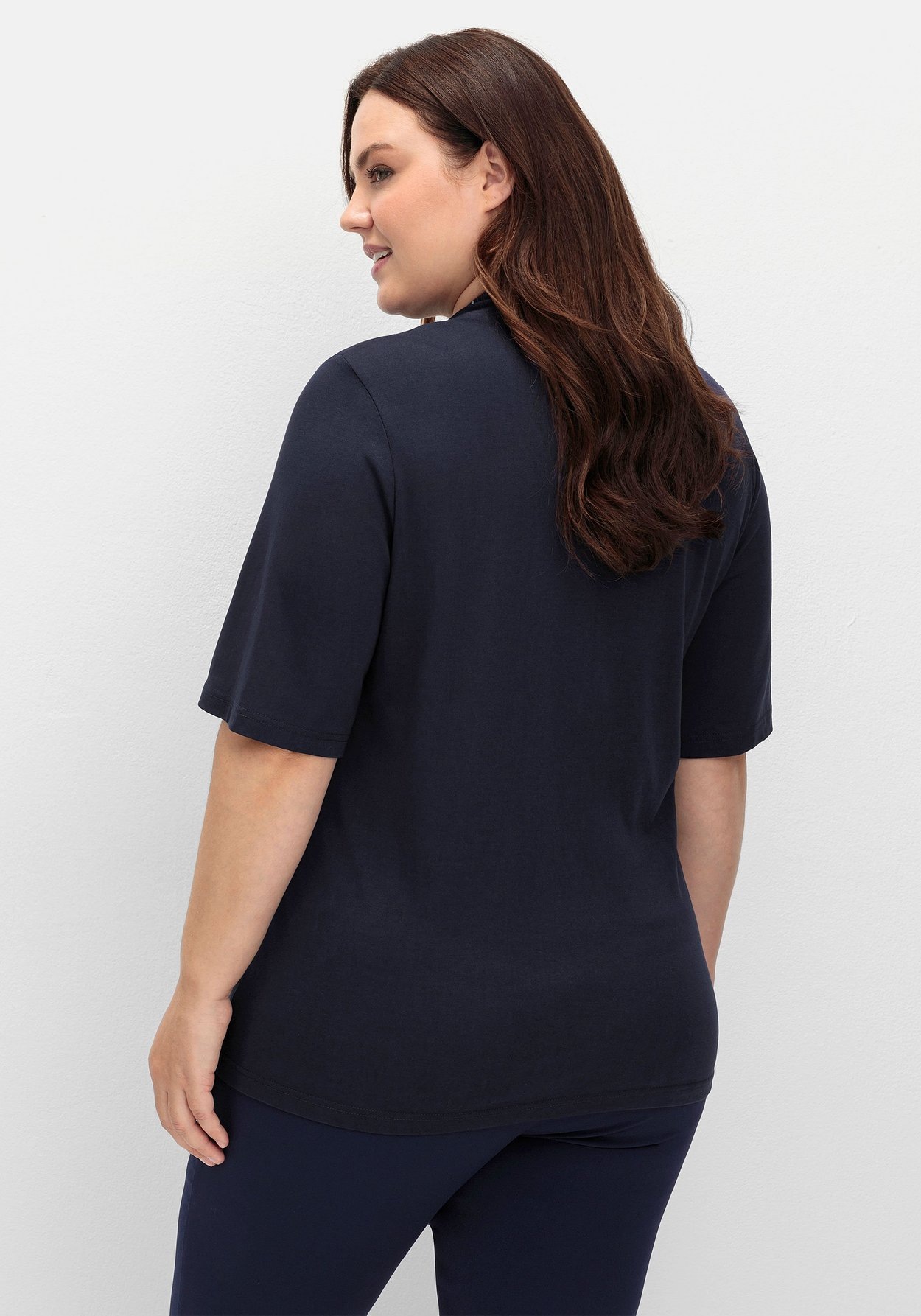 Sheego T-Shirt »Shirt mit Glitzersteinen am Ausschnitt«