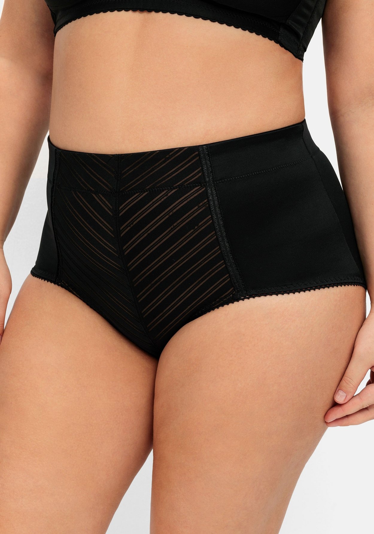 Sheego High-Waist-Slip »Shaping-Formslip mit Spitzendetails und Shapingeffekt«