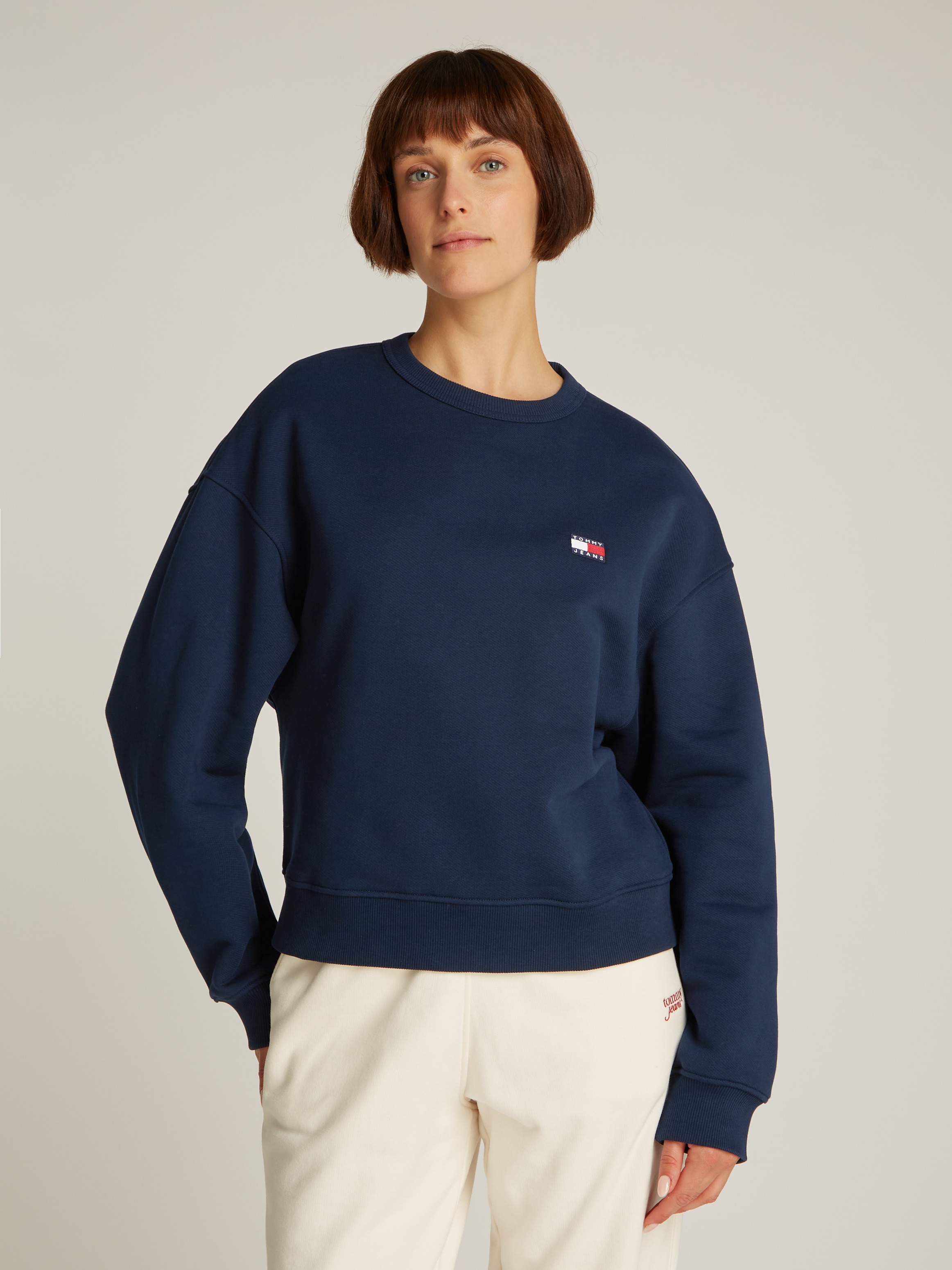 Tommy Jeans Sweatshirt »TJW BXY BADGE CREW«, mit Logo-Badge