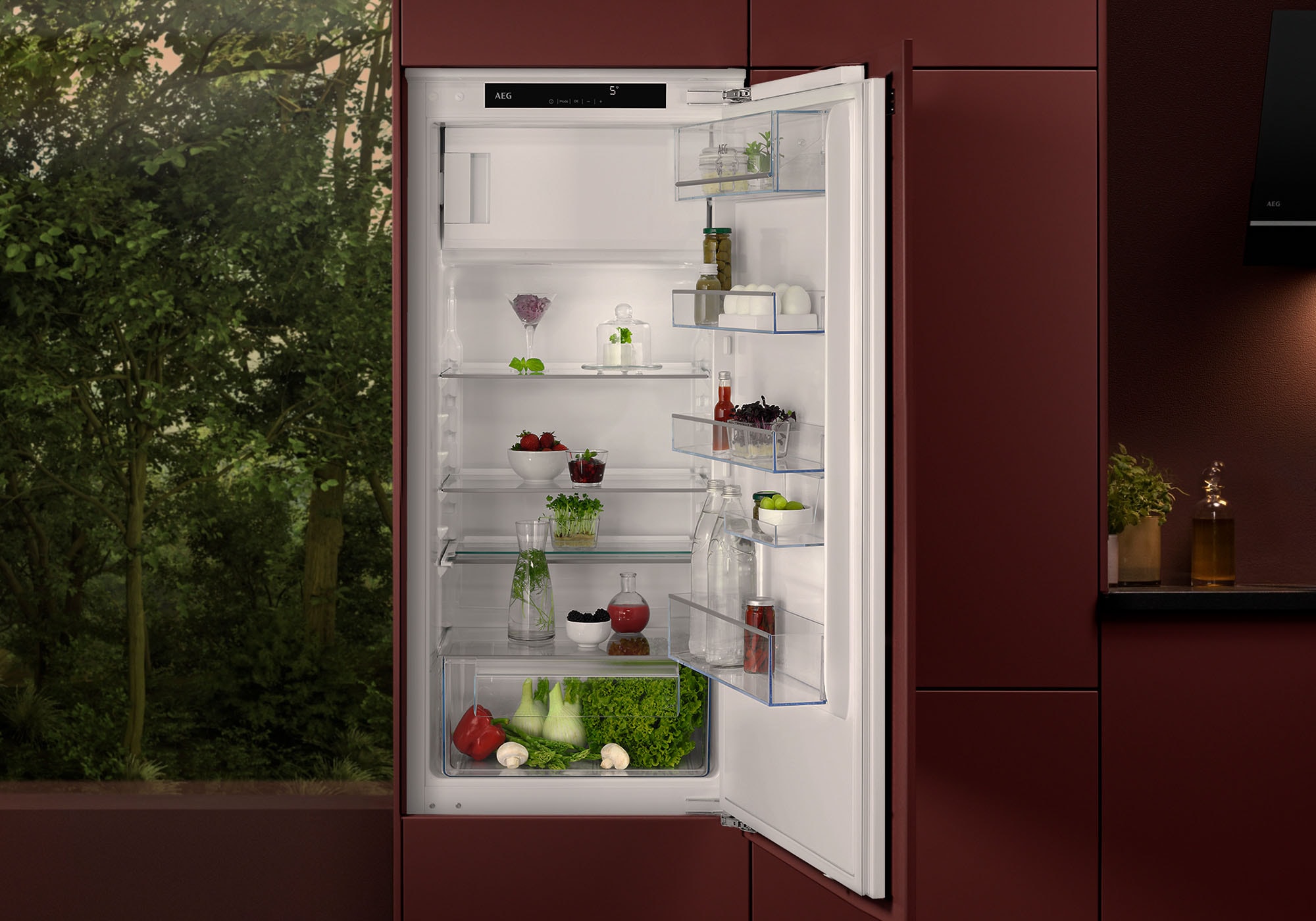 AEG Einbaukühlschrank 5000 »TSF5012WDF« 122,4 cm hoch 55,6 cm breit OptiSpace ermöglicht dir eine flexible Nutzung des Kühlraums