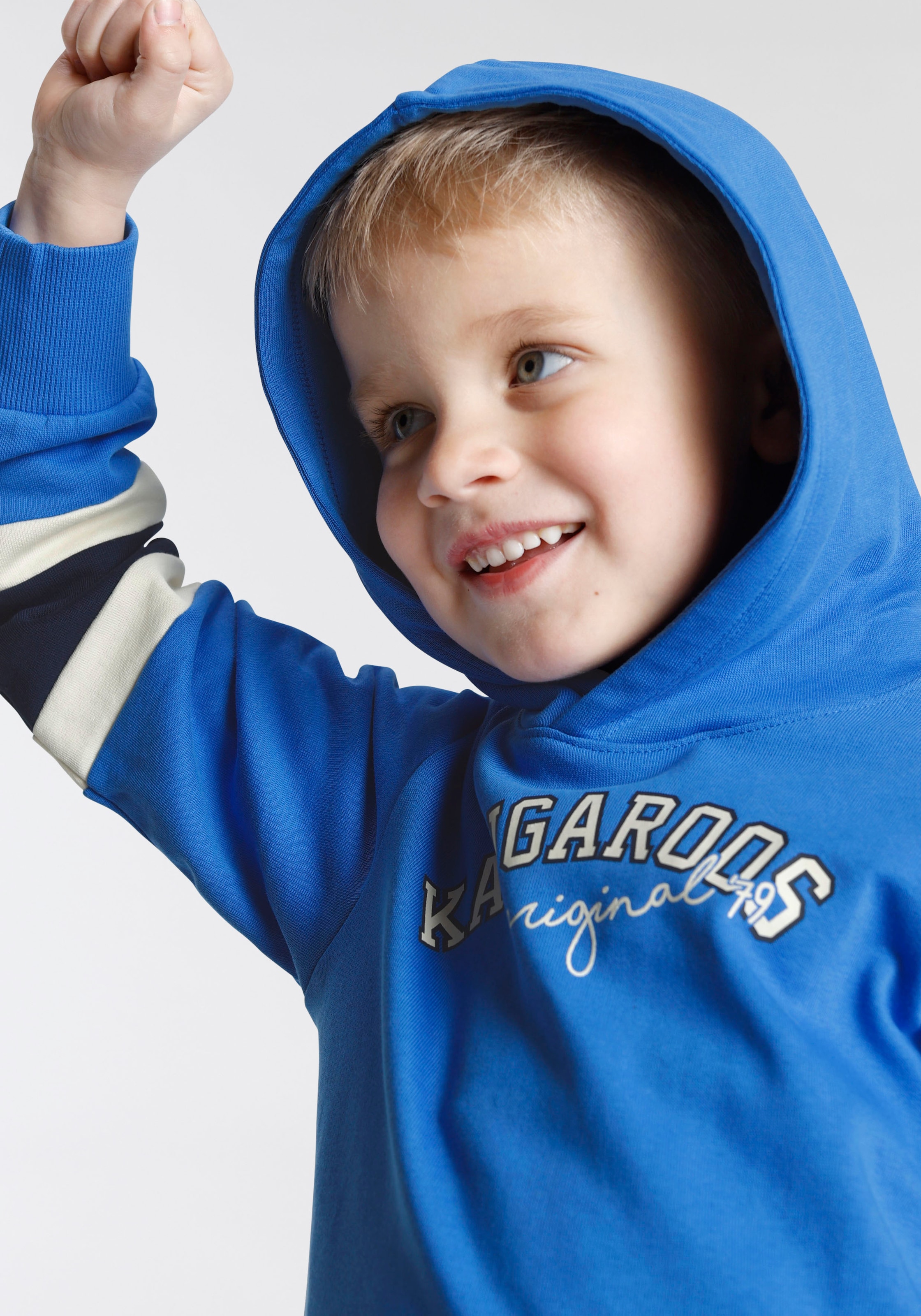 KangaROOS Kapuzensweatshirt »Colorblocking«, mit Streifen an den Ärmeln,  für Mini Jungen bei ♕