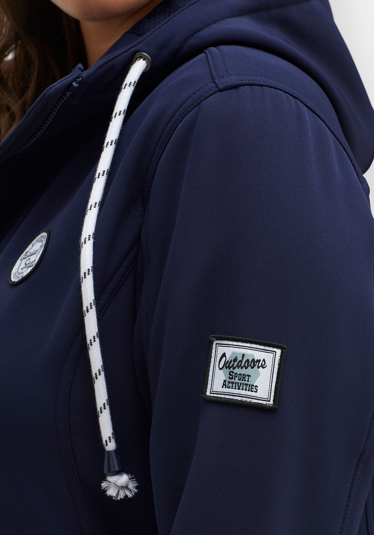 Sheego Softshelljacke »Long-Softshelljacke mit weicher Fleece-Innenseite«