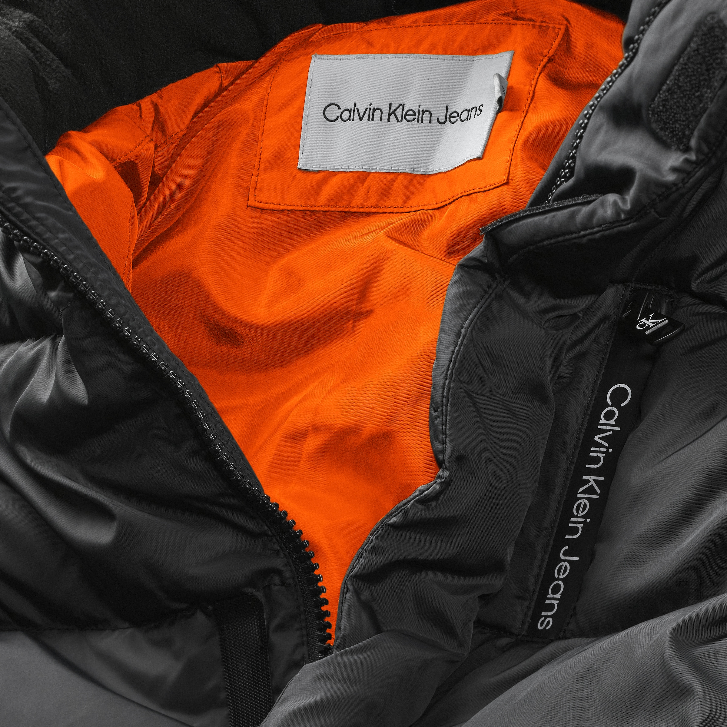 Calvin Klein Jeans Winterjacke »ESSENTIAL PUFFER JACKET« mit Kapuze für Kinder bis 16 Jahre und Calvin Klein Markenlabel