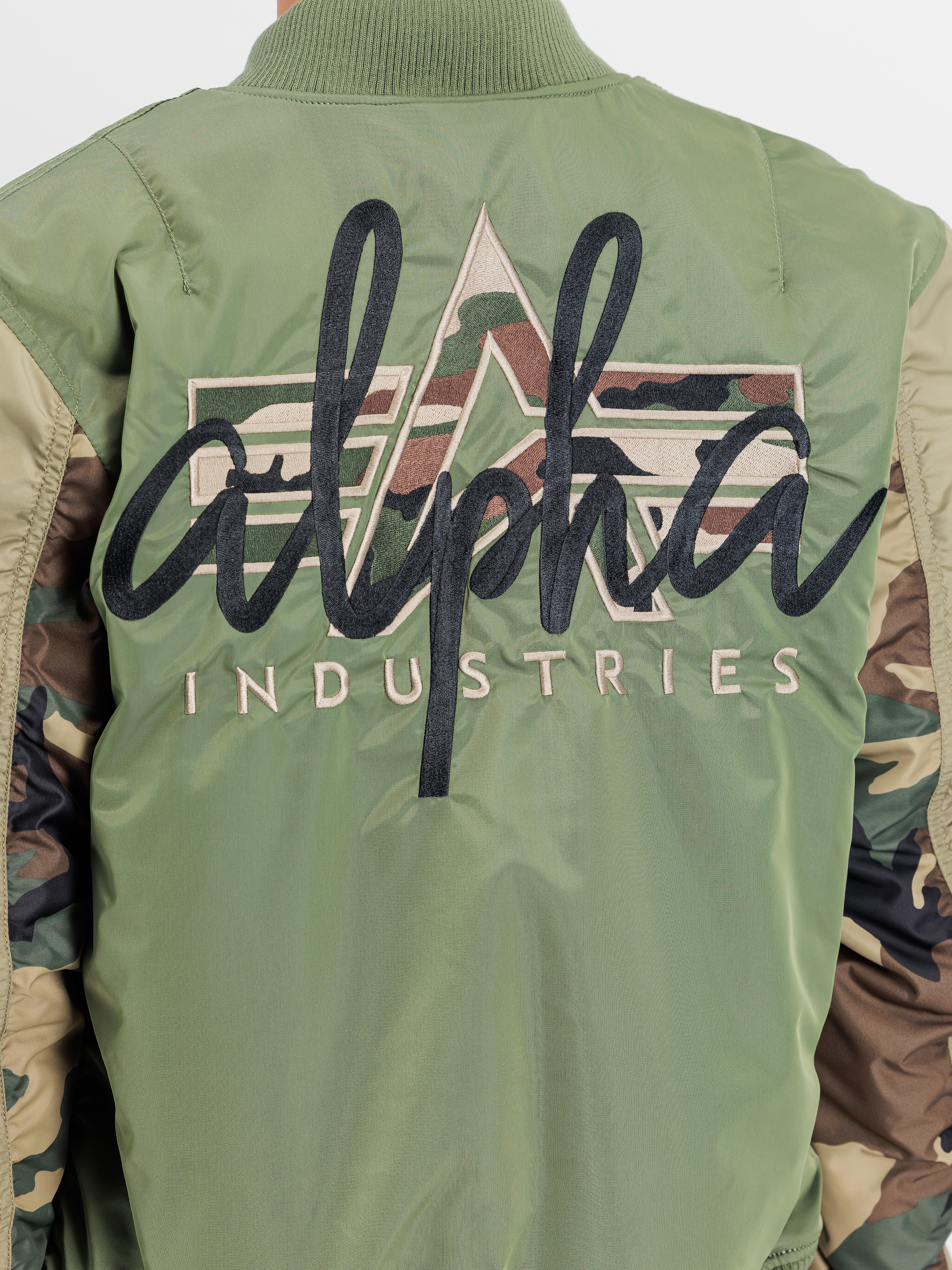 Alpha Industries Bomberjacke »MA-1 Camo BE«