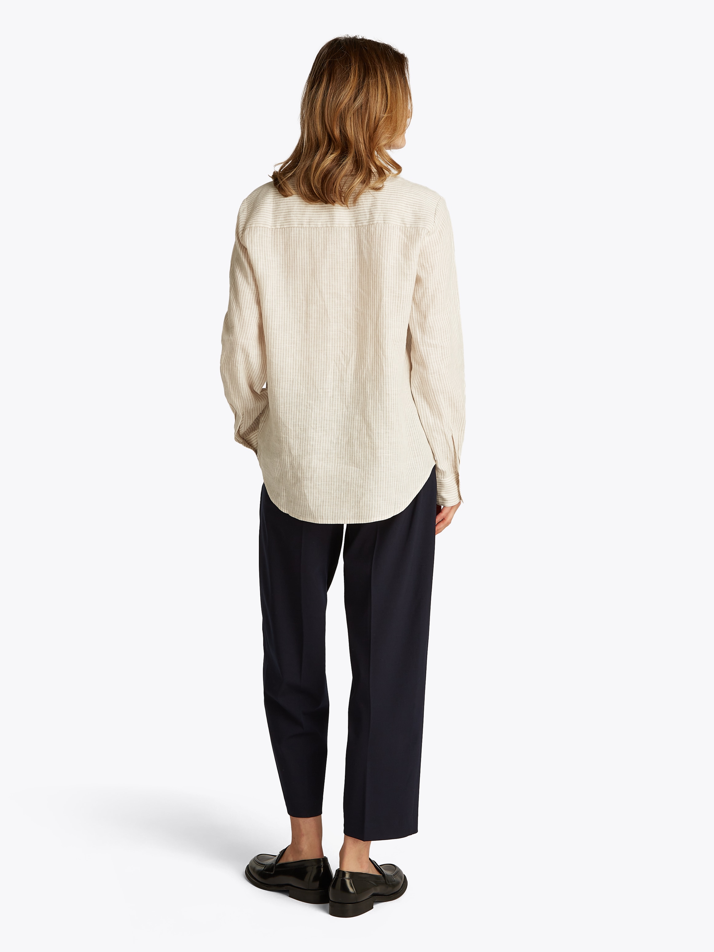 Tommy Hilfiger Hemdbluse »ESS LINEN RELAXED SHIRT«, mit Logostickerei,kühlendes Premium Leinen