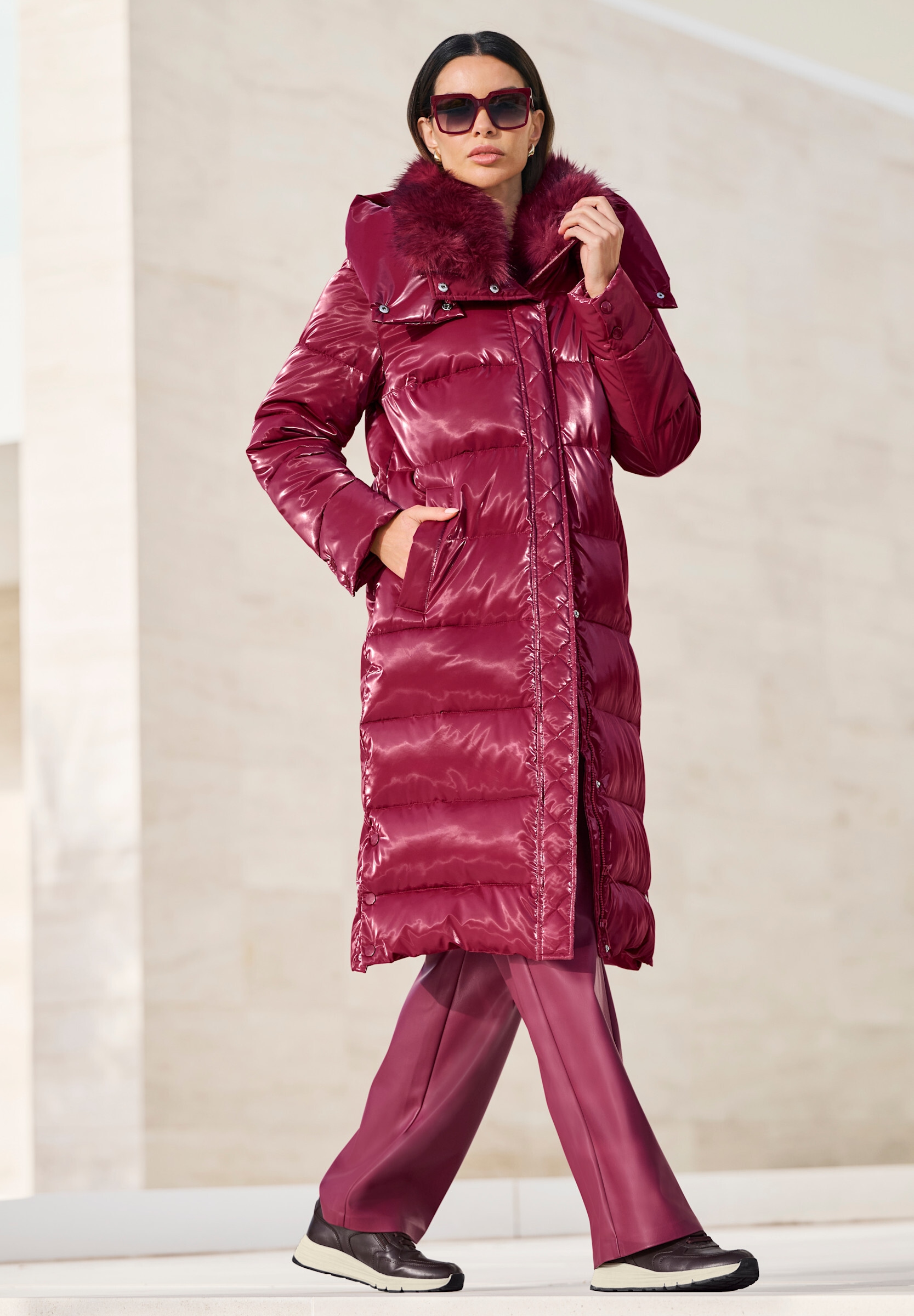 heine Steppjacke »Steppmantel Steppmantel mit Seitenschlitzen« Abnehmbare Kapuze