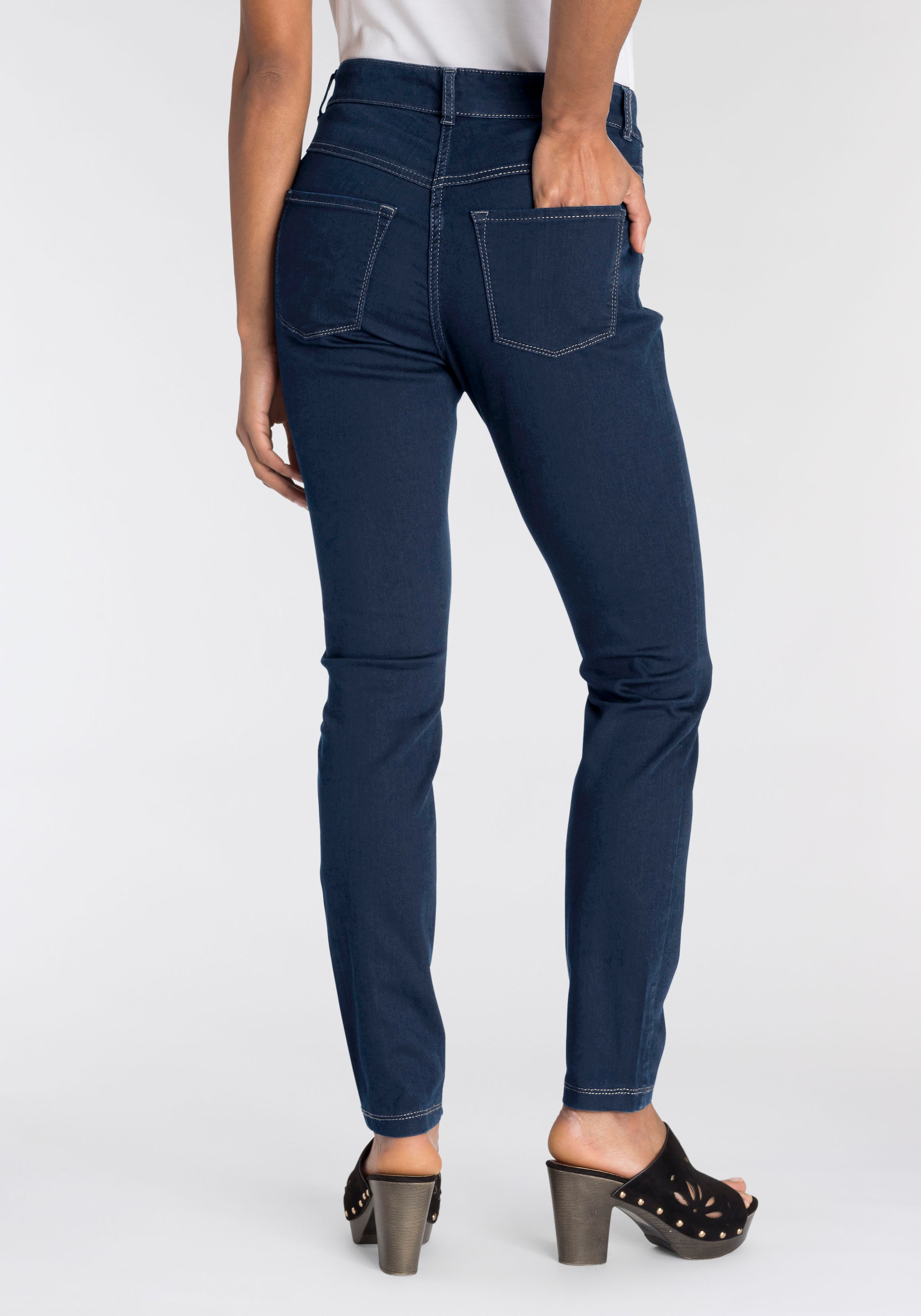 MAC Skinny-fit-Jeans bei sitzt den ♕ Power-Stretch Tag Qualität ganzen »Hiperstretch-Skinny«, bequem