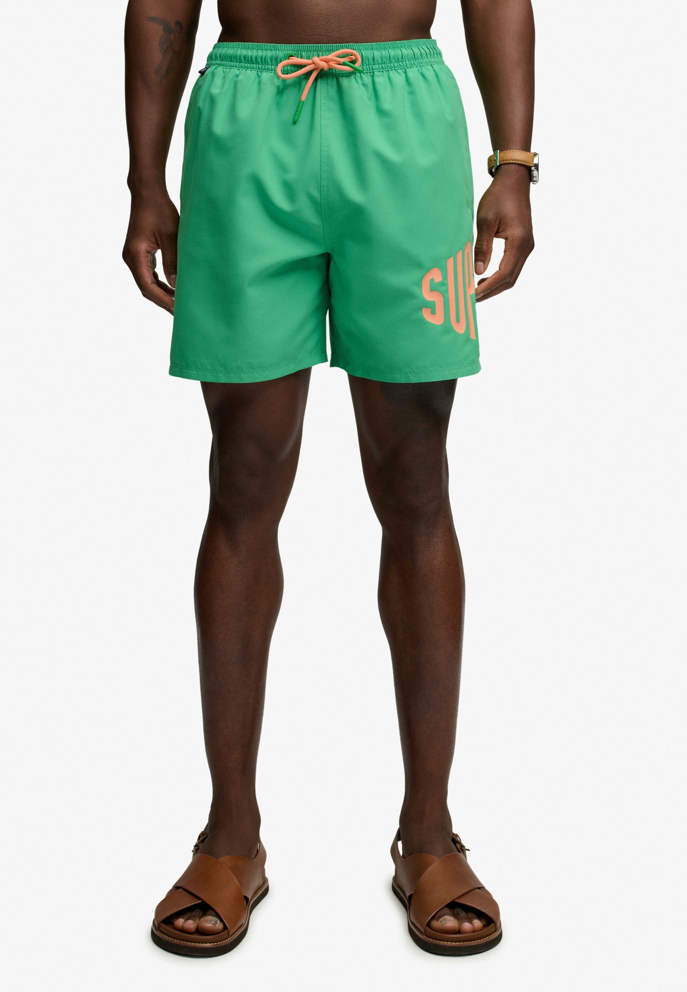 Superdry Badeshorts »PRINTED LOGO 16 SWIM SHORT« modische Passform, unifarbenes Design, aus Polyester, pflegeleicht