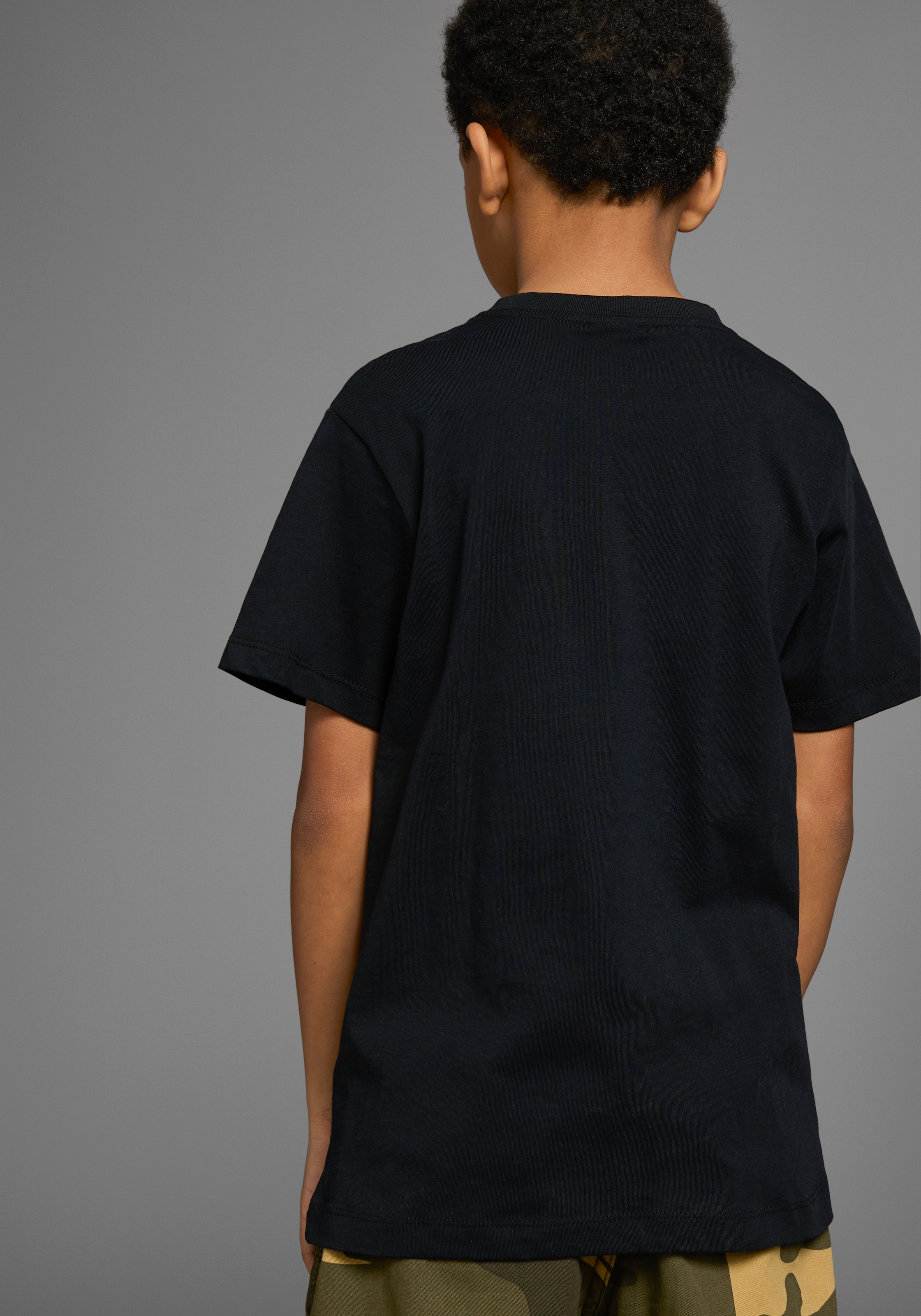 KIDSWORLD T-Shirt »Mit Löwenprint: LION WITH BLUE EYES«, Kurzarm, Basic-Passform, mit trendigem Druck, Rundhalsausschnitt