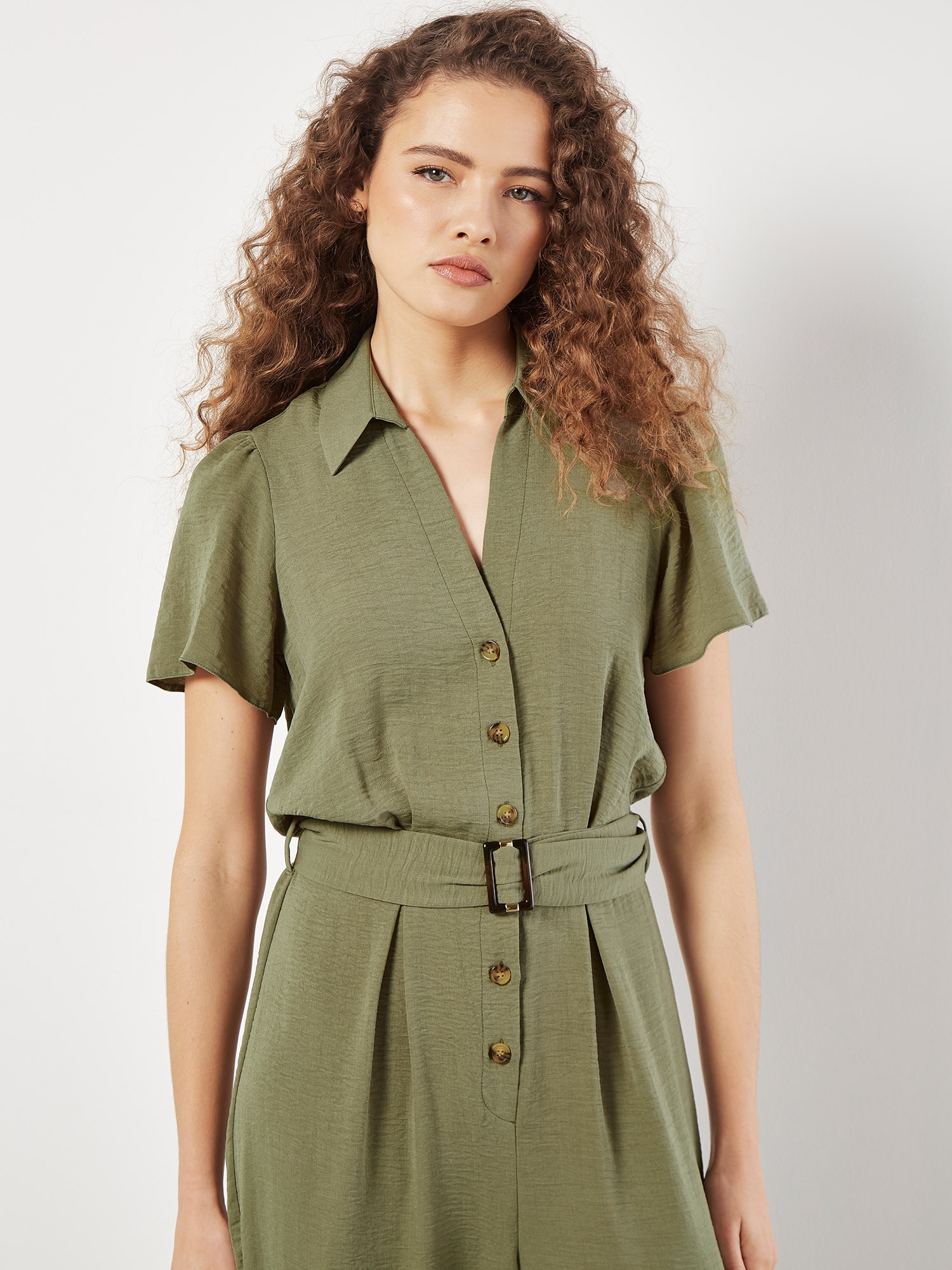 Apricot Jumpsuit »Gathered Sleeve Button Down Jumpsuit« 2 mit Knopfleiste, mit Taillengürtel