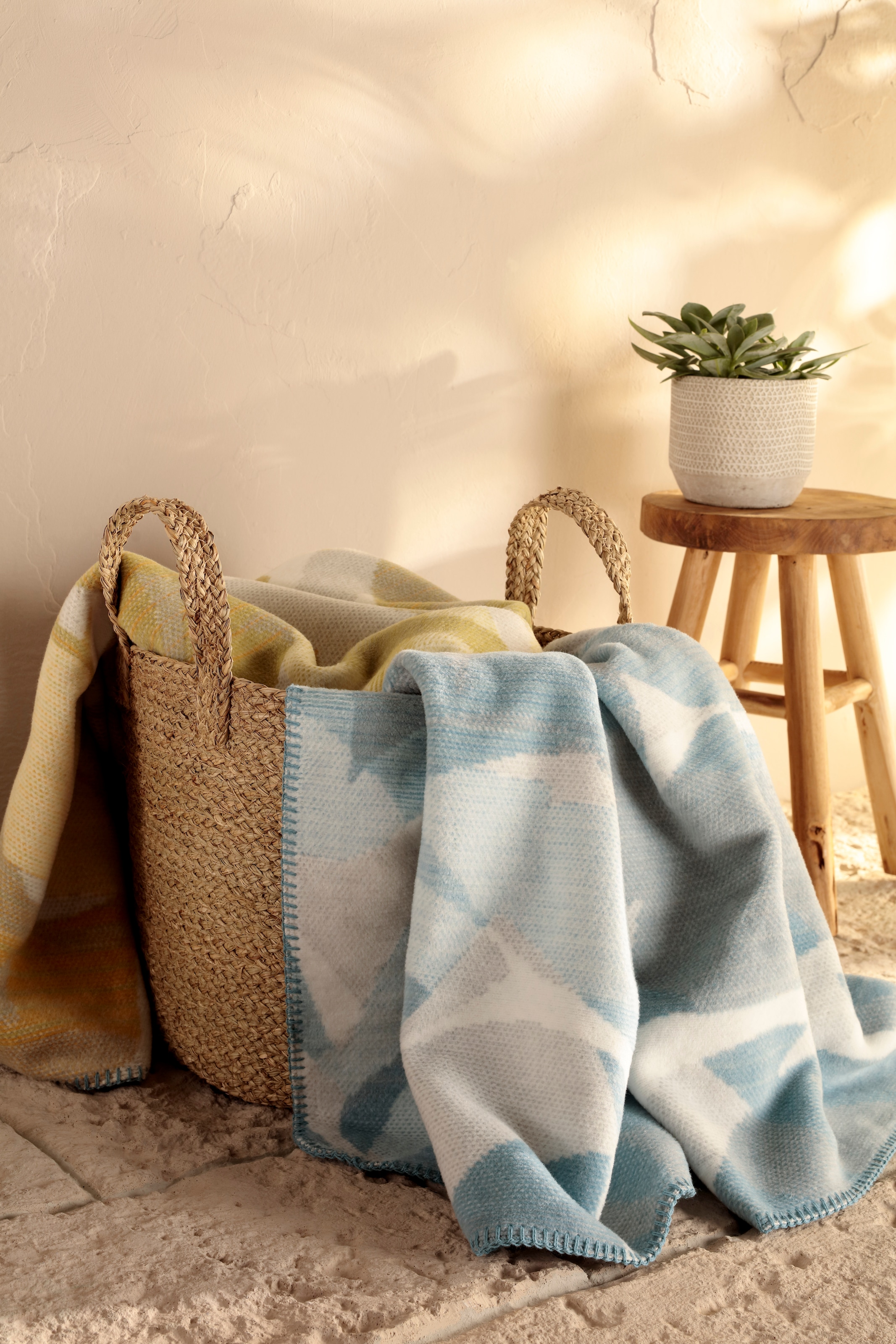 Biederlack Wohndecke »Wohndecke Horizon Flora« florales Design mit Zierstich