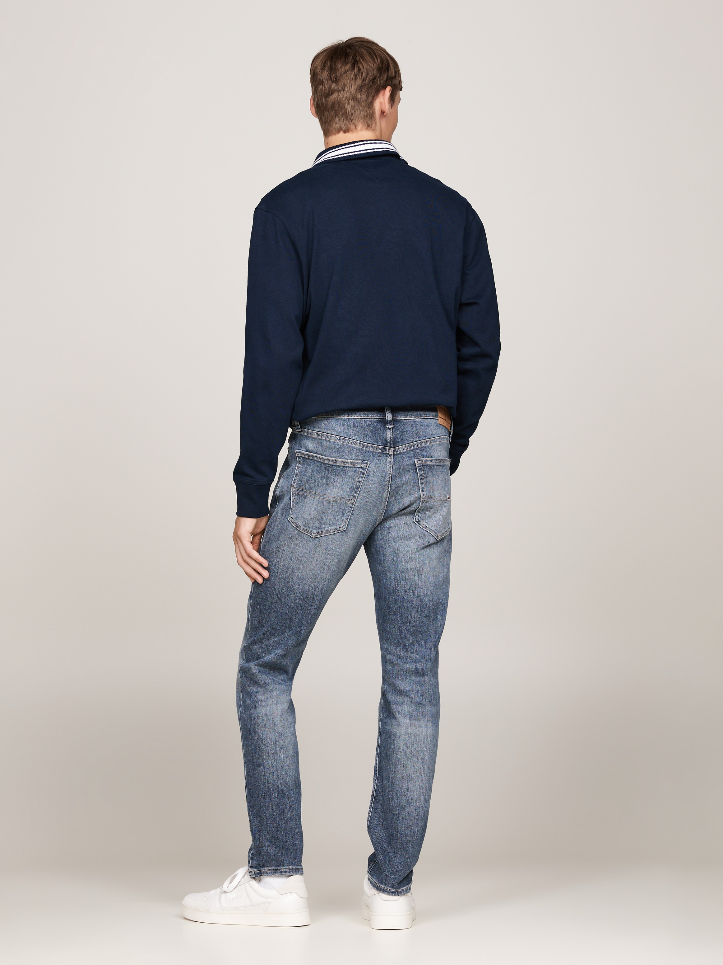 Tommy Jeans Slim-fit-Jeans »Austin Slim Tapered«, zum Knöchel hin schmaler werdende Jeans mit mittlerer Leibhöhe