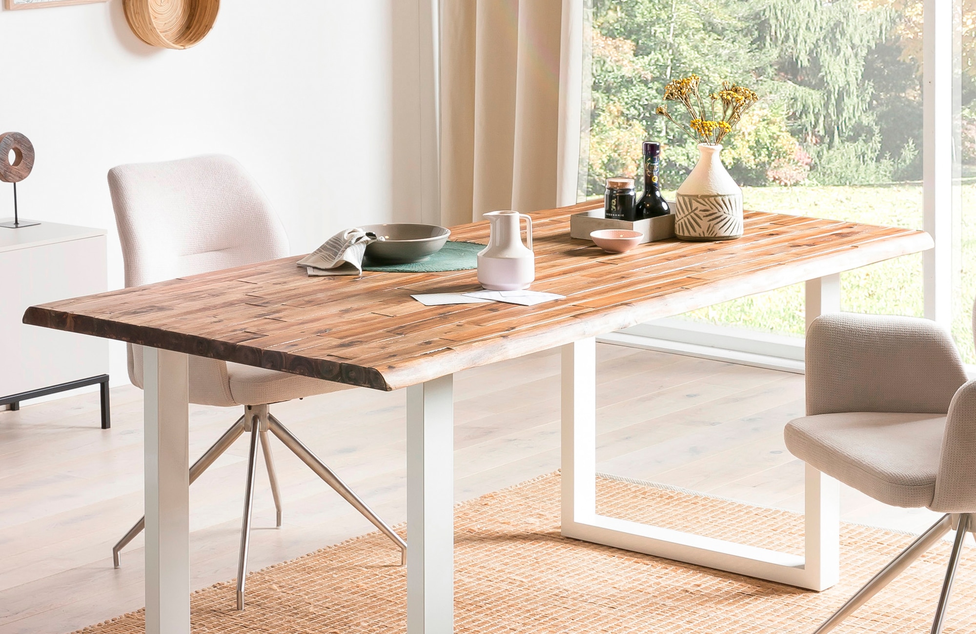 SalesFever Baumkantentisch »Baumkantentisch im Natur-Look«, Metall triff Akazie