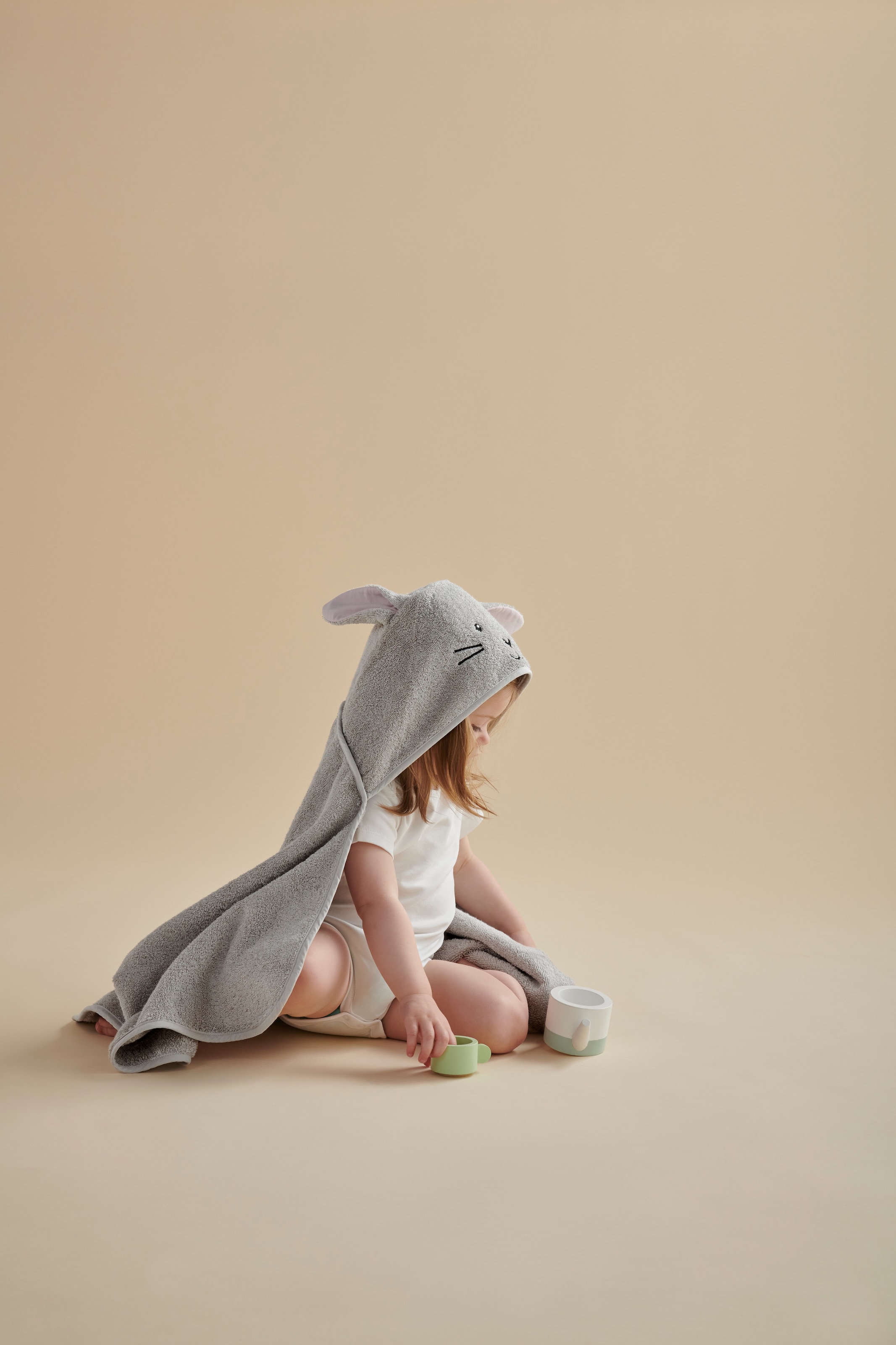 Christy Handtuch Set »Christy Baby Hase«, Set, 2 tlg., Walkfrottier, 1 Kapuzen-Badetuch (95x90 cm) und 1 Waschhandschuh (23x15 cm)