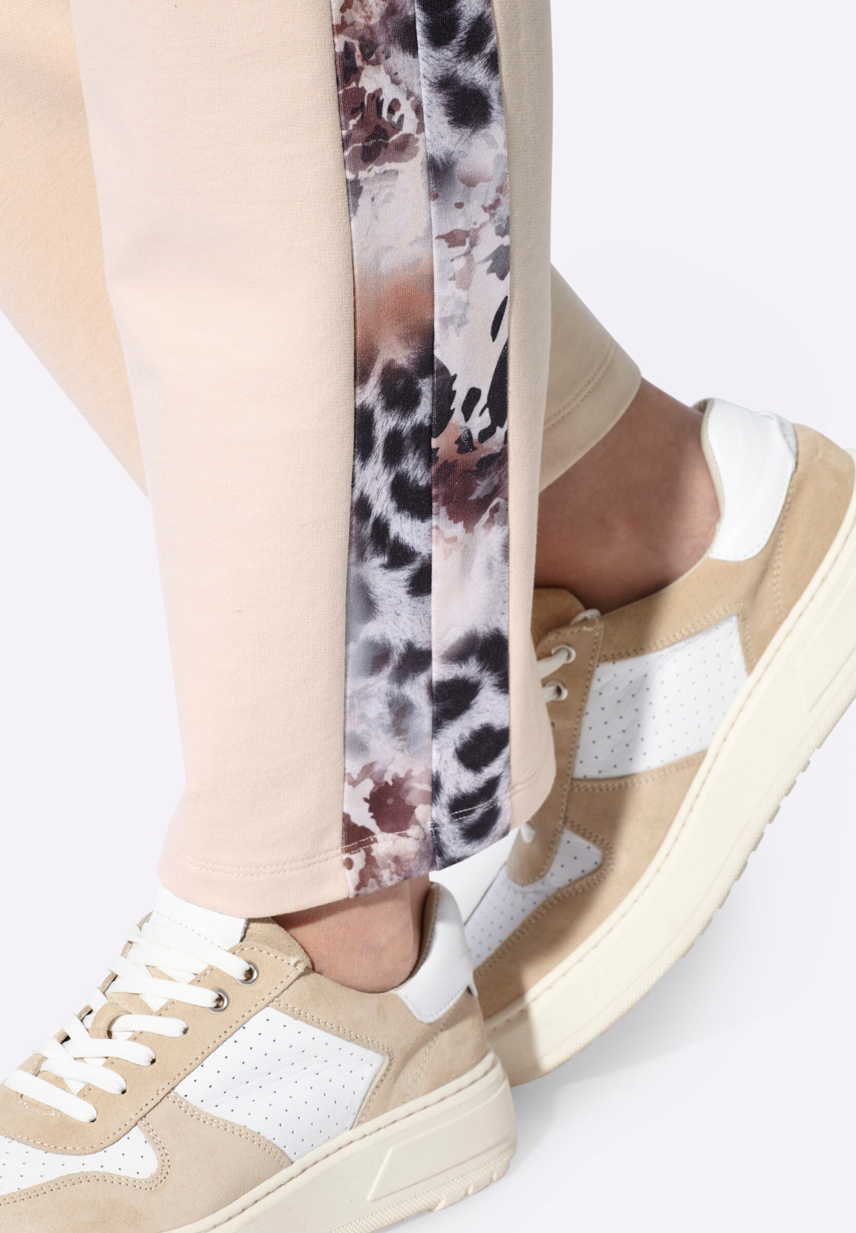 heine Jogginghose »Sweathose Sweathose mit Animal-Details«