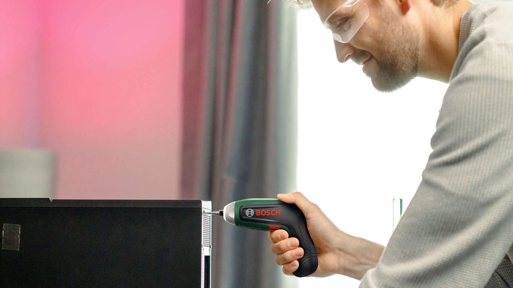 Bosch Home & Garden Akku-Schrauber »IXO 8 Basic, 1 x Akku BA 4V 2.0Ah, Aufbewahrungsbox« Inkl. Akku