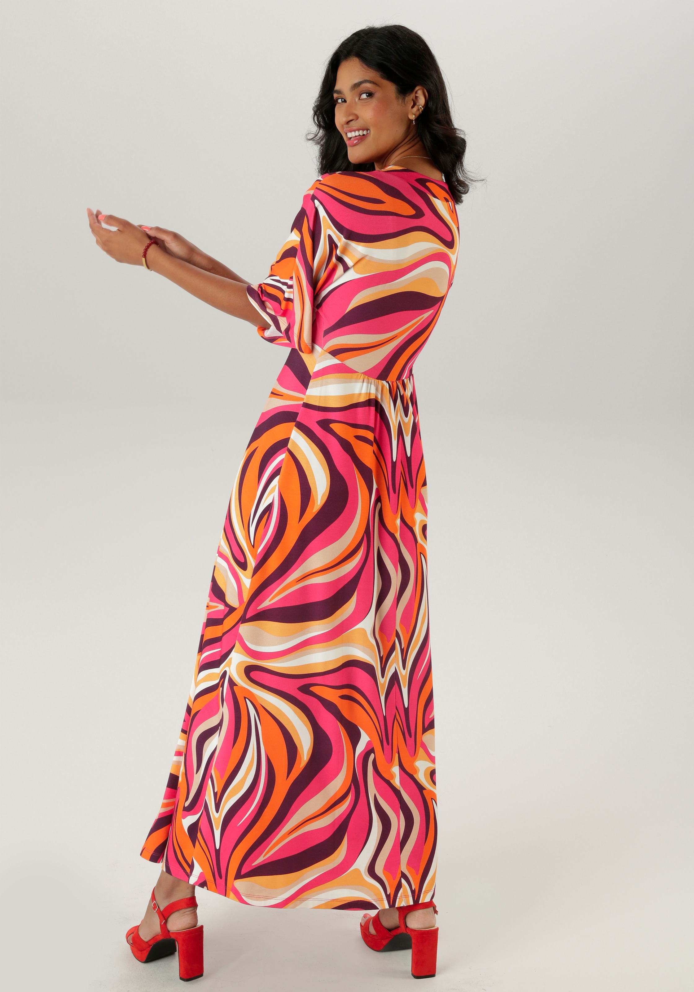 Aniston SELECTED Maxikleid, mit weiten, 3/4-langen Ärmeln