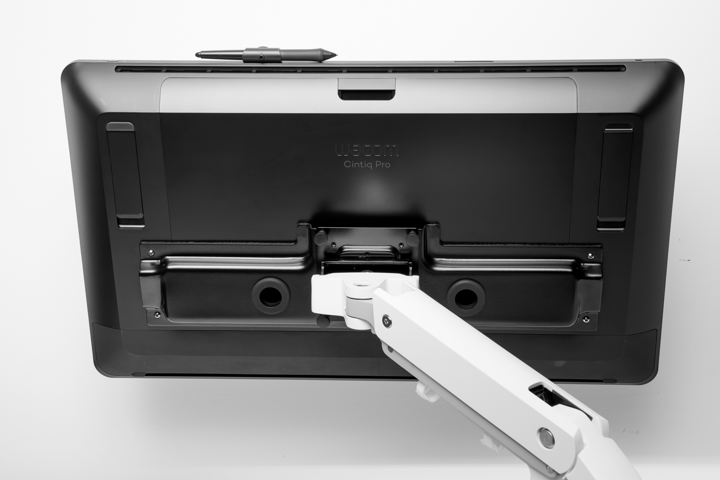 Wacom Grafiktablett »Cintiq Pro 24 touch«, (59,94 cm / 23,6 Zoll), Windows, 4K Ultra HD,)