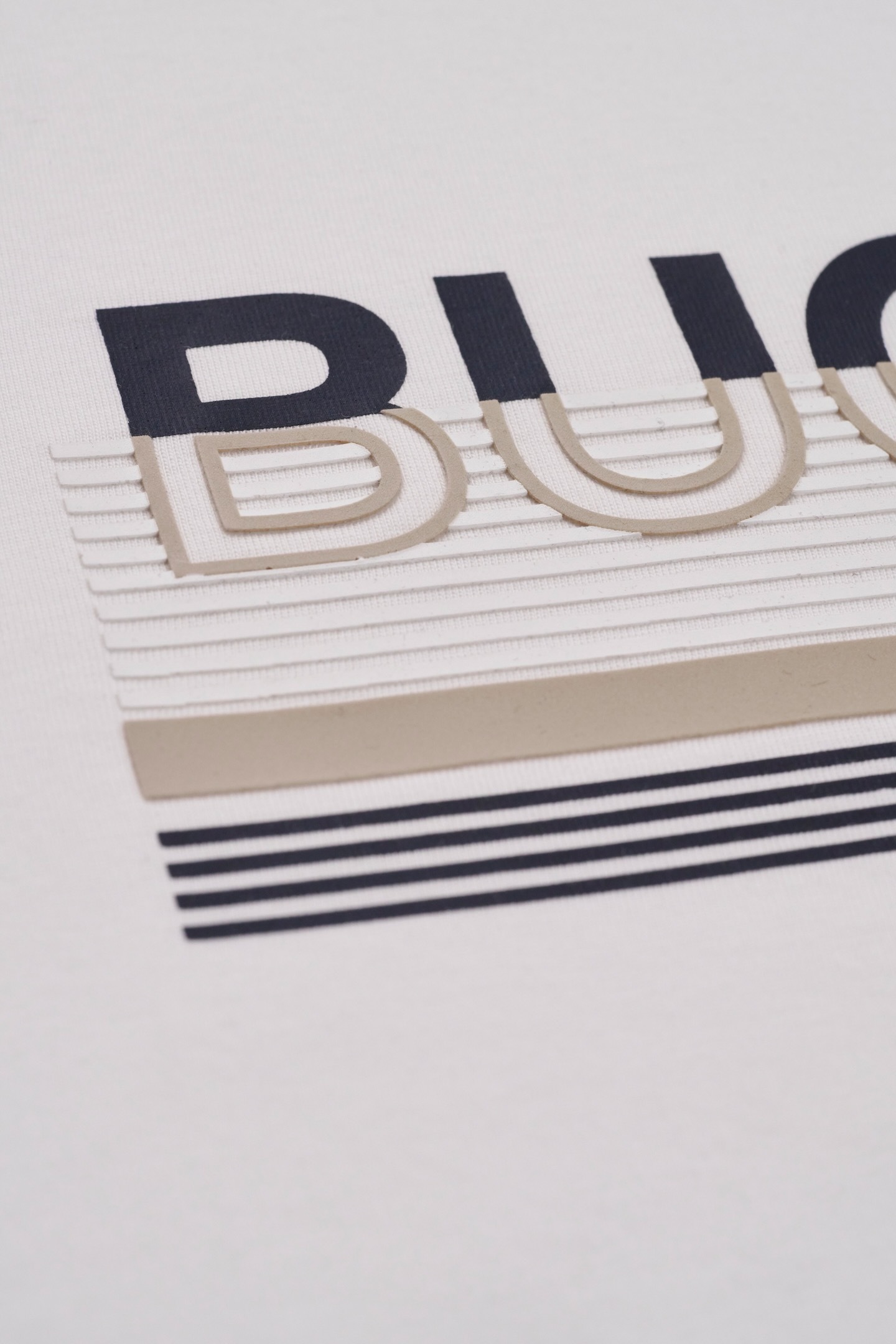 bugatti T-Shirt mit gummiertem Logo-Print