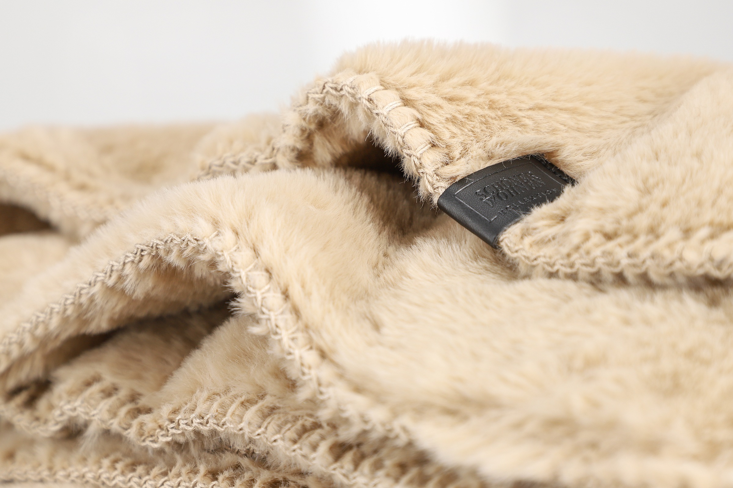 SCHÖNER WOHNEN-Kollektion Wohndecke »Chic« aus kuschligem Kunstfell