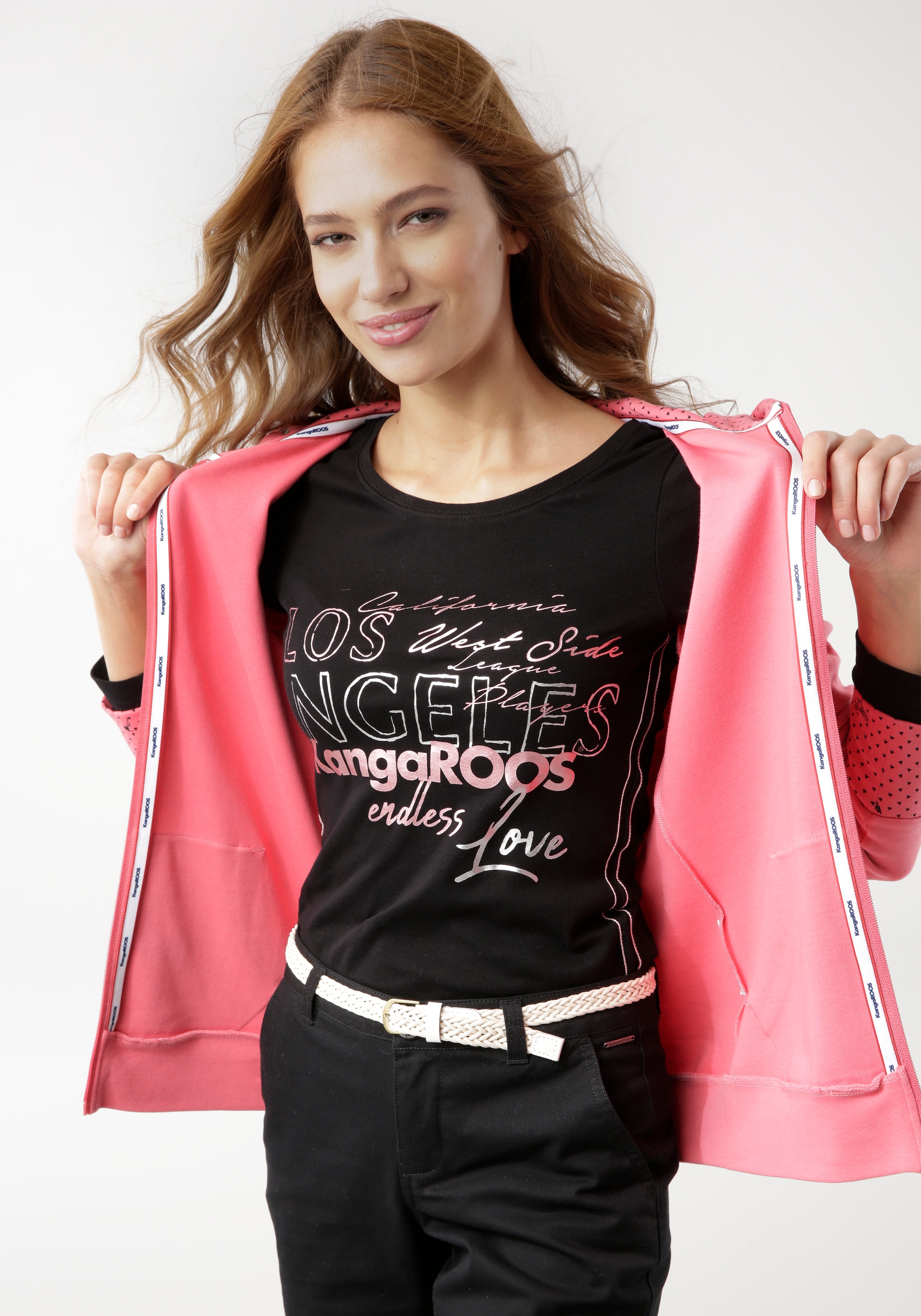 KangaROOS Langarmshirt, mit großem Logo-Print & Krempelärmeln