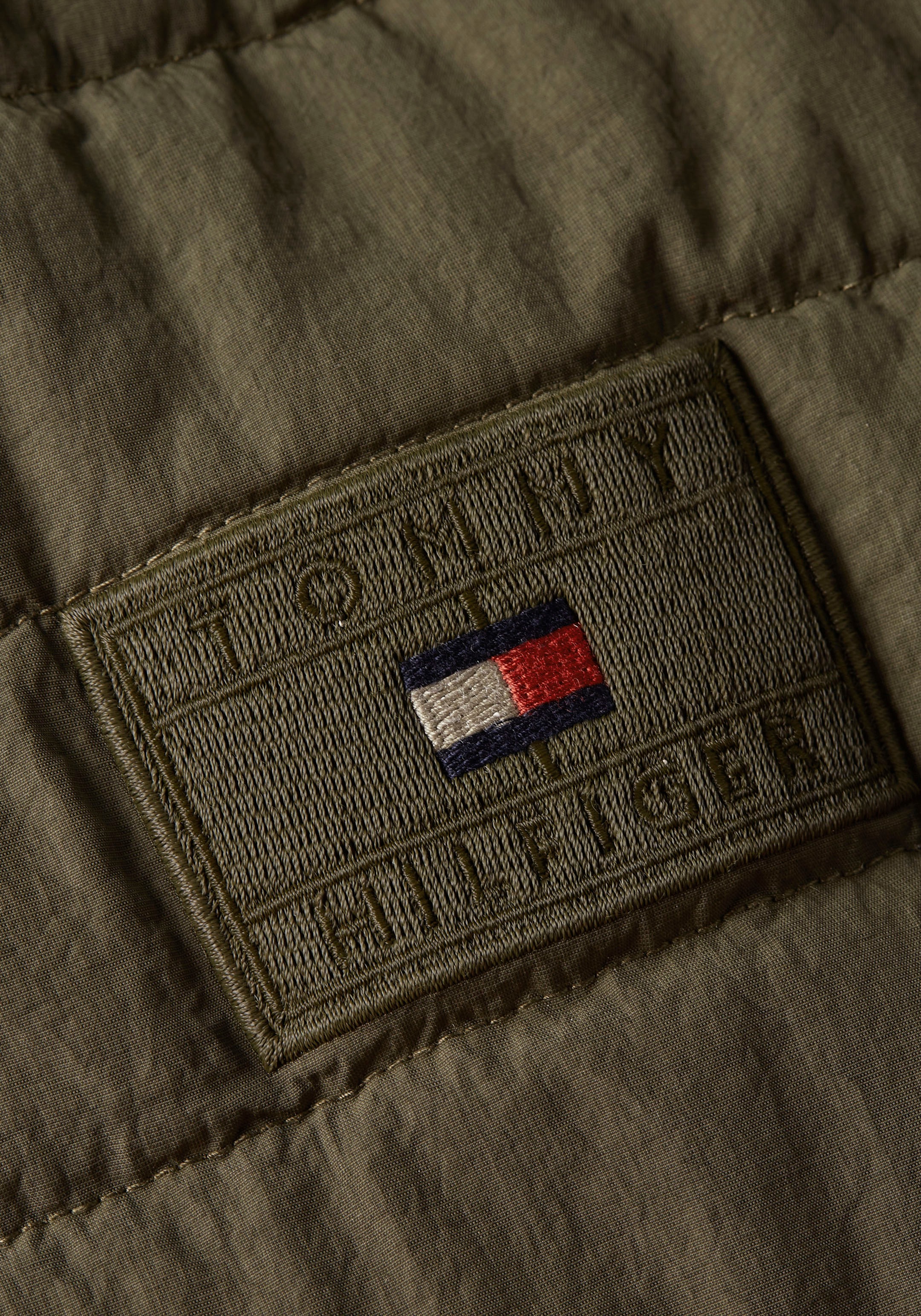 Tommy Hilfiger Steppjacke »GMD PADDED HOODED JACKET«, mit Kapuze, im hochgeschlossenen Design