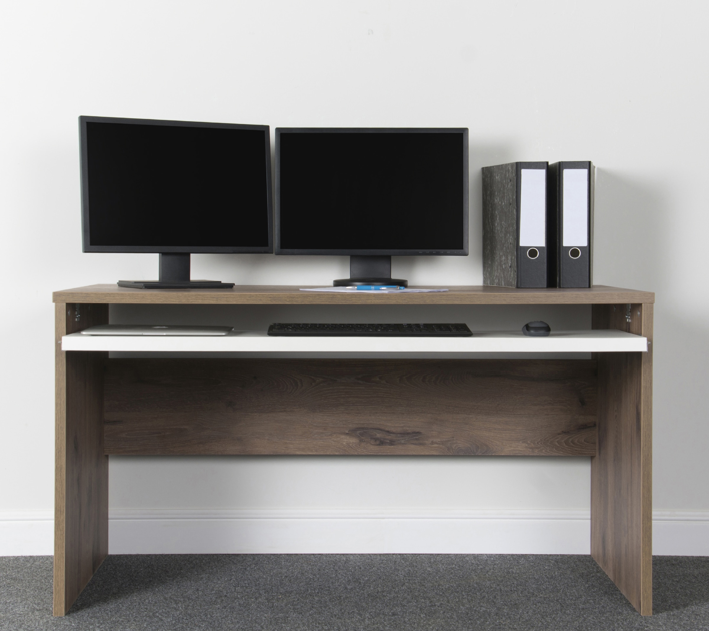 VOGL Möbelfabrik Schreibtisch »Barrie mit 2-farbigem Tastaturauszug«, in 2 Breiten, 2,5 cm Tischplattenstärke, Made in Germany