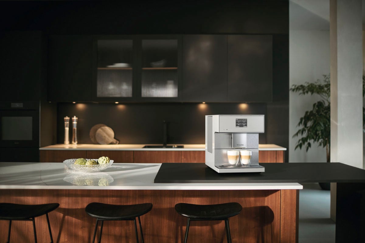 Miele Kaffeevollautomat »CM7350 CoffeePassion, inkl. Milchgefäß, Kaffeekannenfunktion«