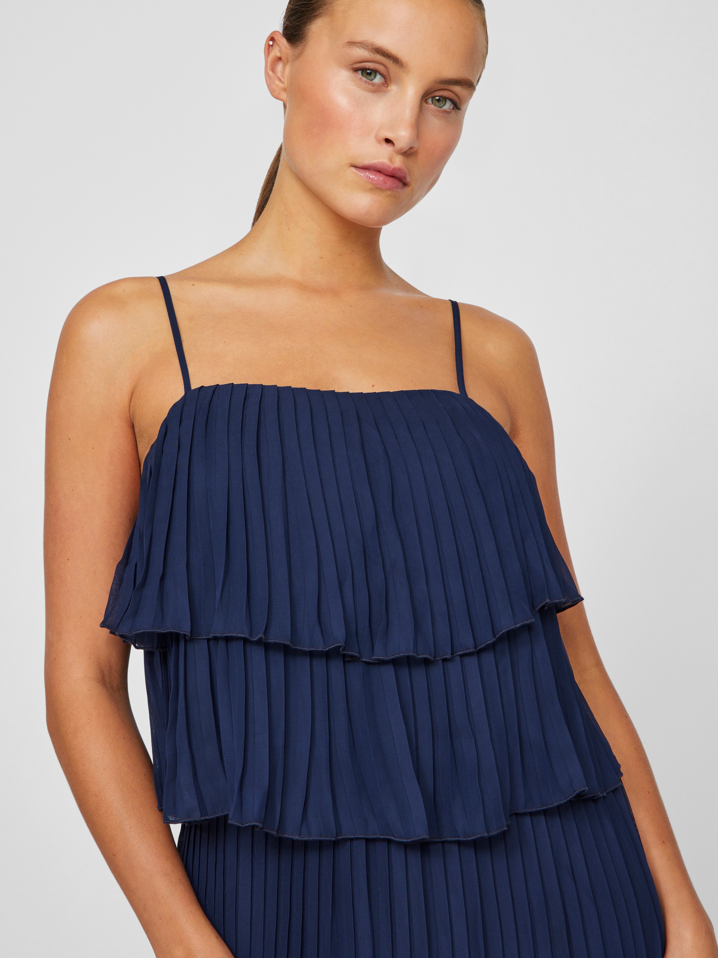 Vila Trägerkleid »VICHIFFON SINGLET PLEATS DRESS - NOOS«