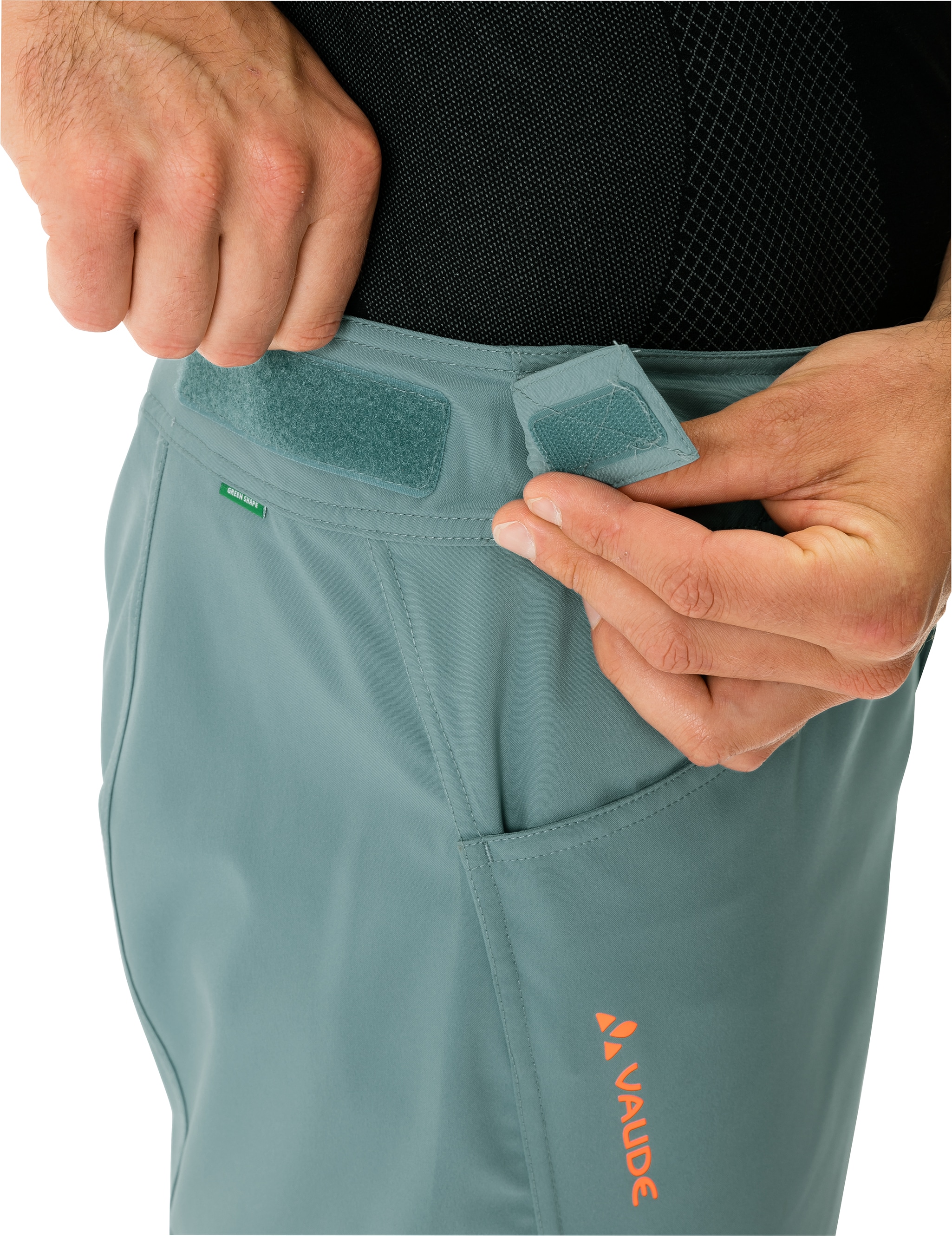 VAUDE Radhose »MEN'S LEDRO SHORTS«, mit kontrastfarbenen Details