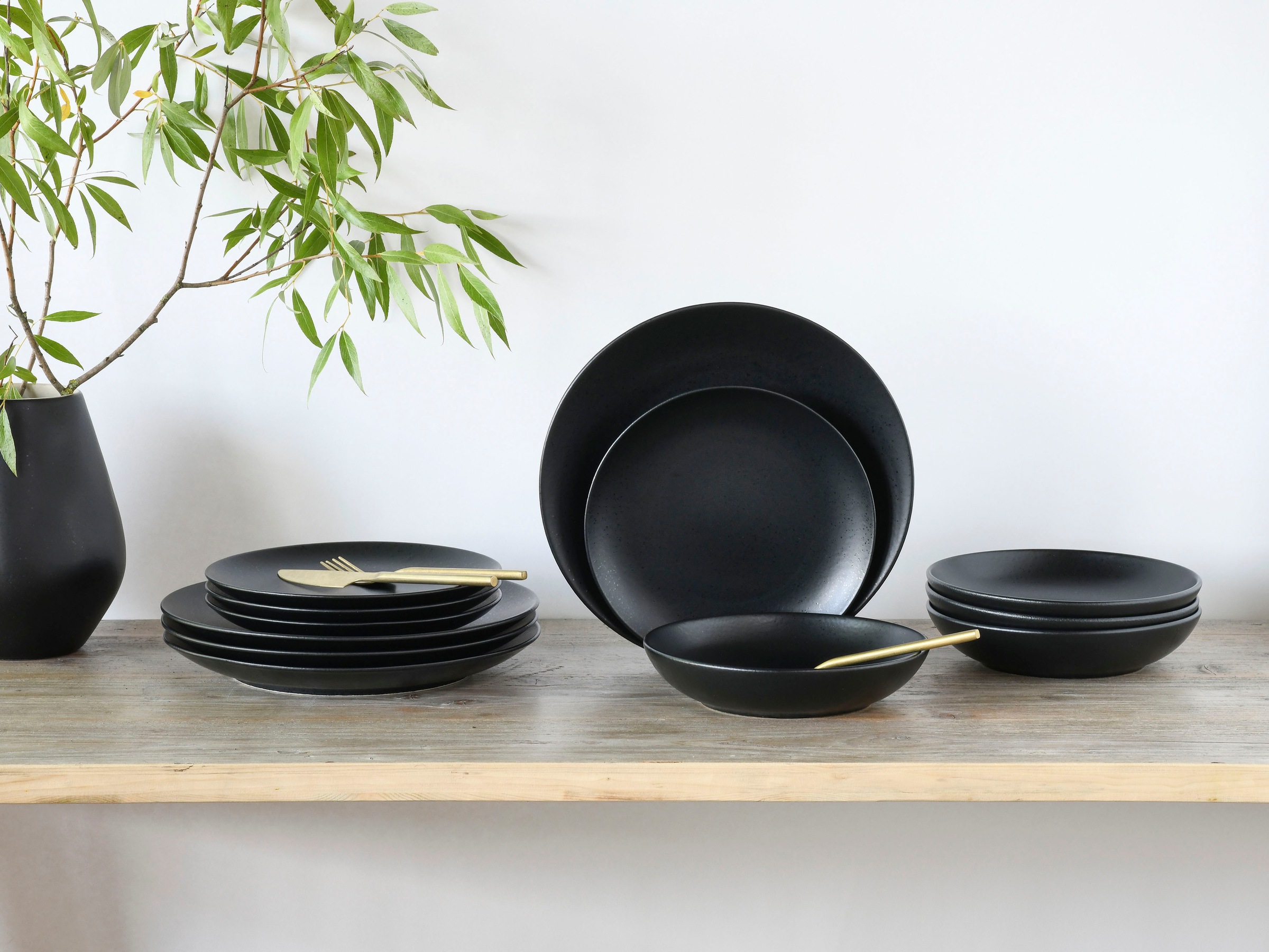 CreaTable Tafelservice »Magic Black Coupe«, (Set, 12 tlg.), matte Spezialglasur mit glänzenden Sprenkeln
