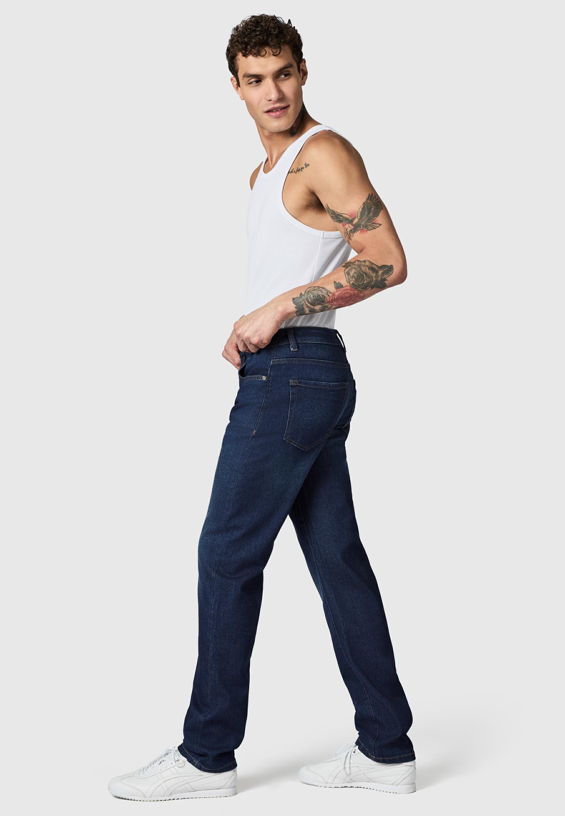 PEAK TIME Tapered-fit-Jeans »Tapered-fit-Jeans Cosmis« Herren Tapered Jeans mit Logoprägung