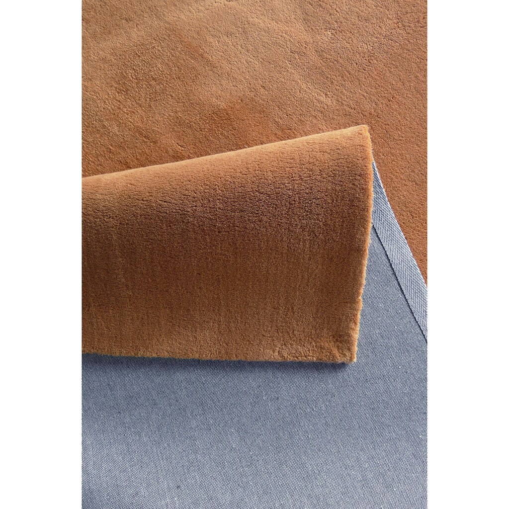 DELAVITA Teppich »Adalind«, rechteckig, 10 mm Höhe, Uni Farben, Kurzflor, weiche Haptik, idealer Teppich für Wohnzimmer & Schlafzimmer