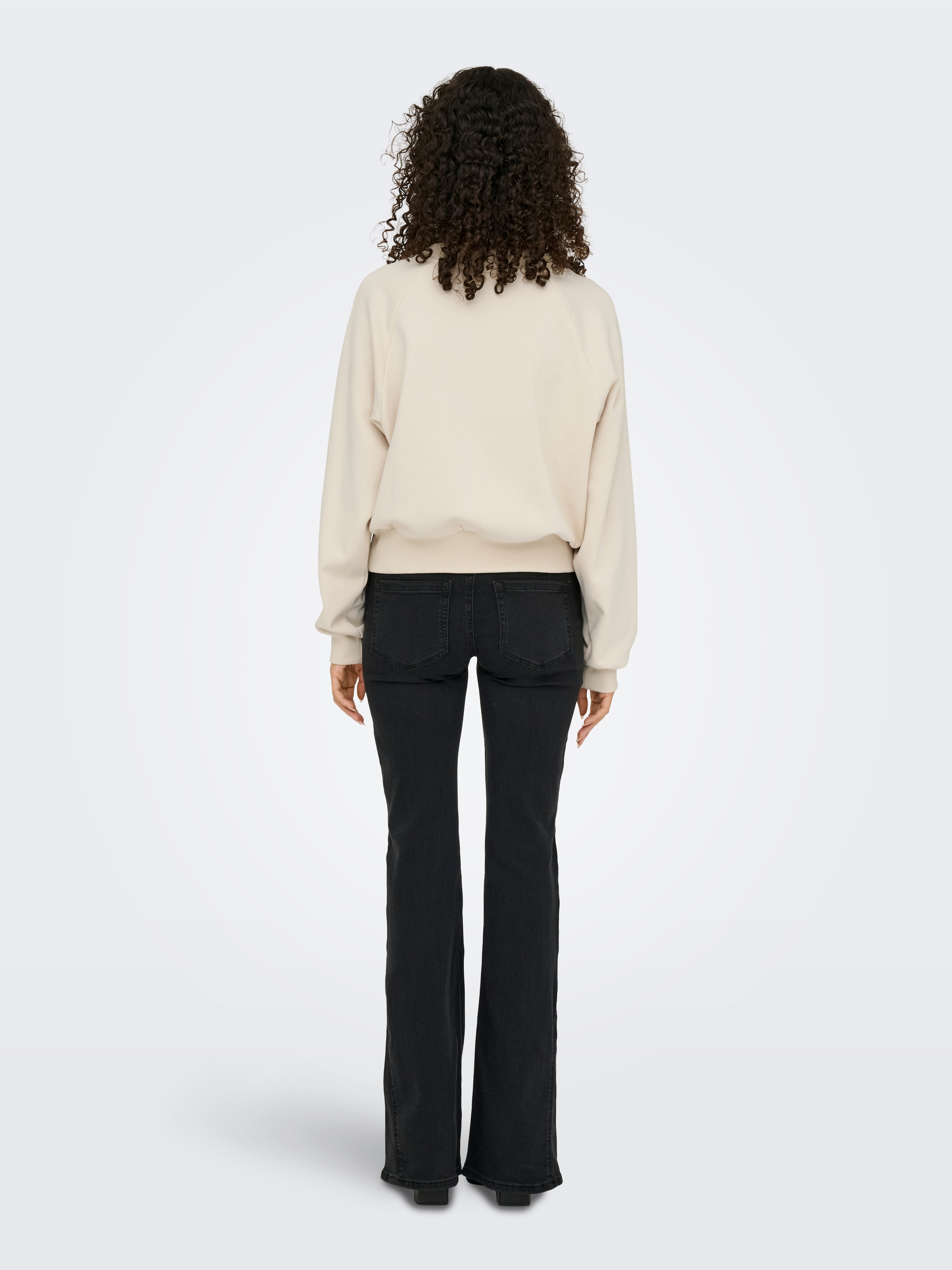 ONLY Sweatshirt »ONLJETT L/S O-NECK EMB. BOX SWT«
