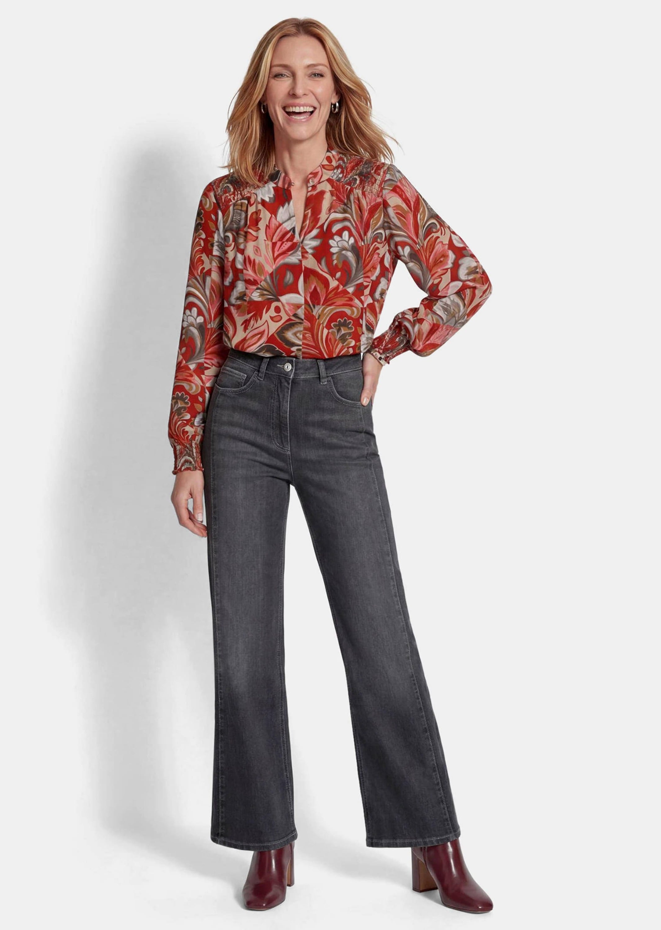 GOLDNER Regular-fit-Jeans »Kurzgröße Denimhose VERA mit weitem Beinverlauf« schlankmachende Seitenteile