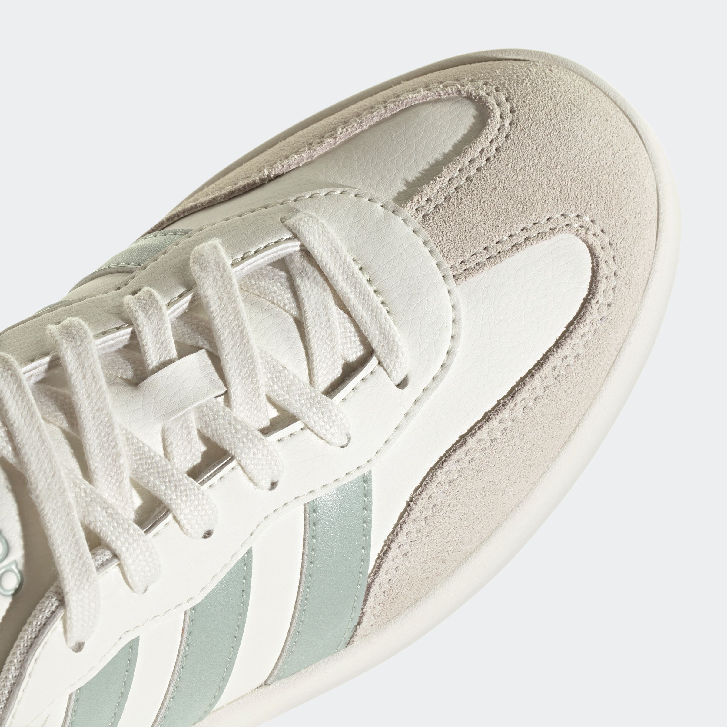 adidas Sportswear Sneaker »BARREDA«, Design auf den Spuren des adidas Handball Spezial