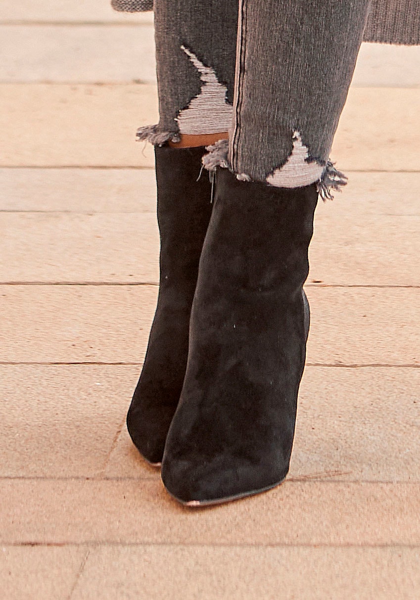 LASCANA High-Heel-Stiefelette, in spitzer Form & Pfennigabsatz, Reißverschluss Stiefel VEGAN