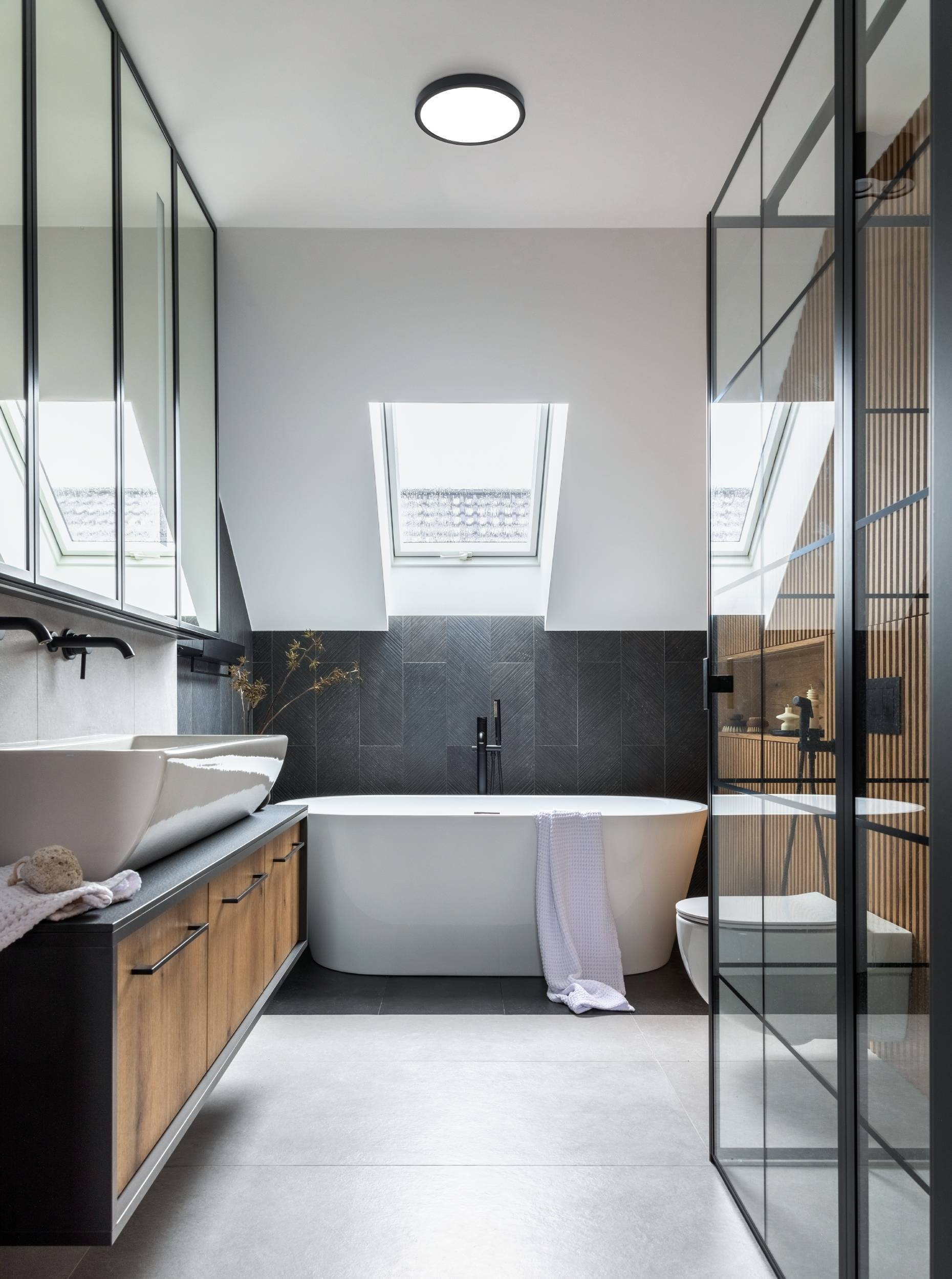 EGLO Aufbauleuchte »Fueva 5 Deckenleuchte, Deckenbeleuchtung, schwarz, weiß, Aufbaulampe« LED-Modul 1 Stk. Warmweiß Ø 28,5 cm, Aufbauleuchte, Bad-Deckenlampe, LED Aufbaulampe, IP44