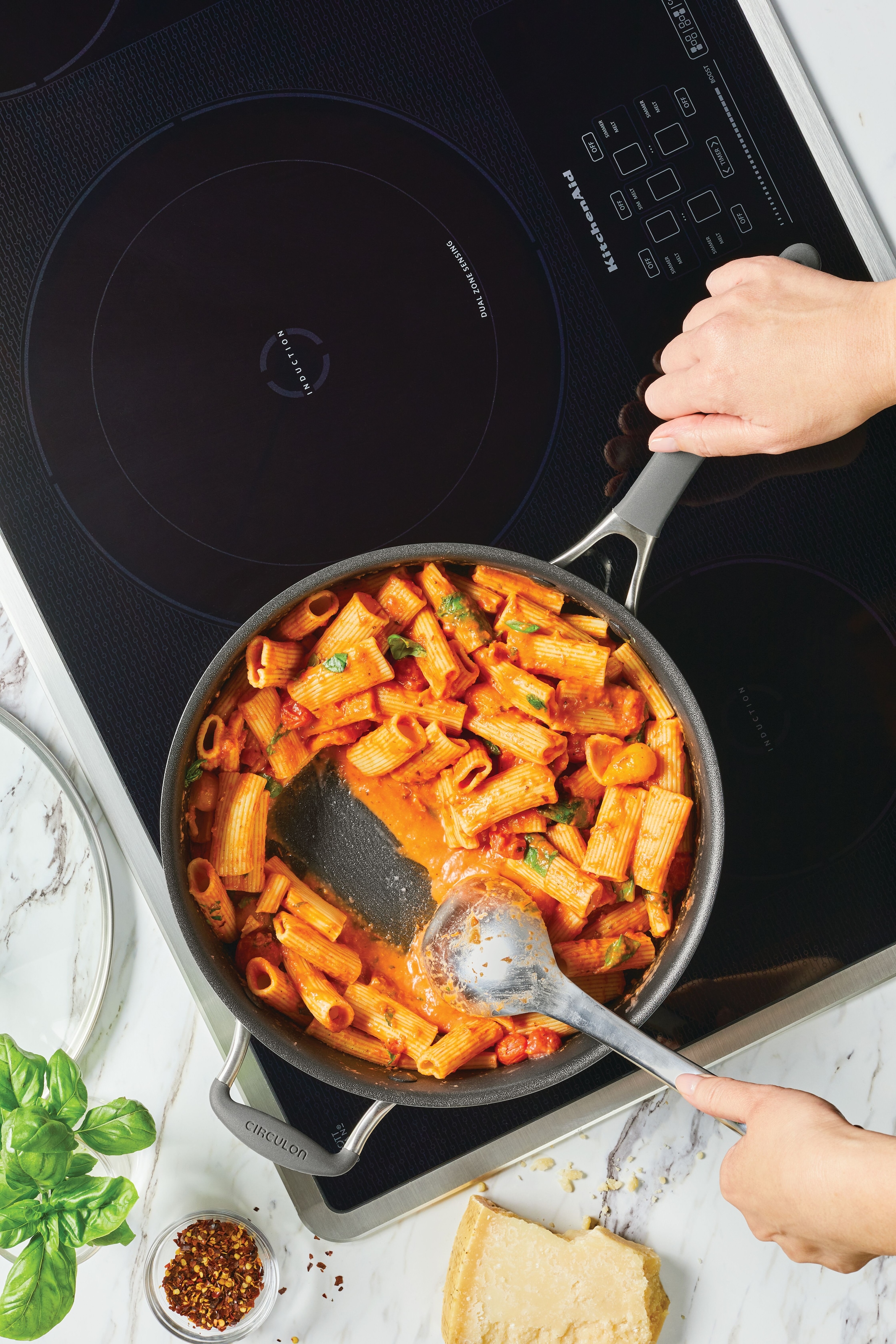 Circulon Schmorpfanne »Circulon A1 Schmorpfanne mit Gegengriff, 28 cm, 4,7 Liter« Edelstahl 1 Stk. tlg. dreilagig beschichtet, kratzfest, spülmaschinenfest