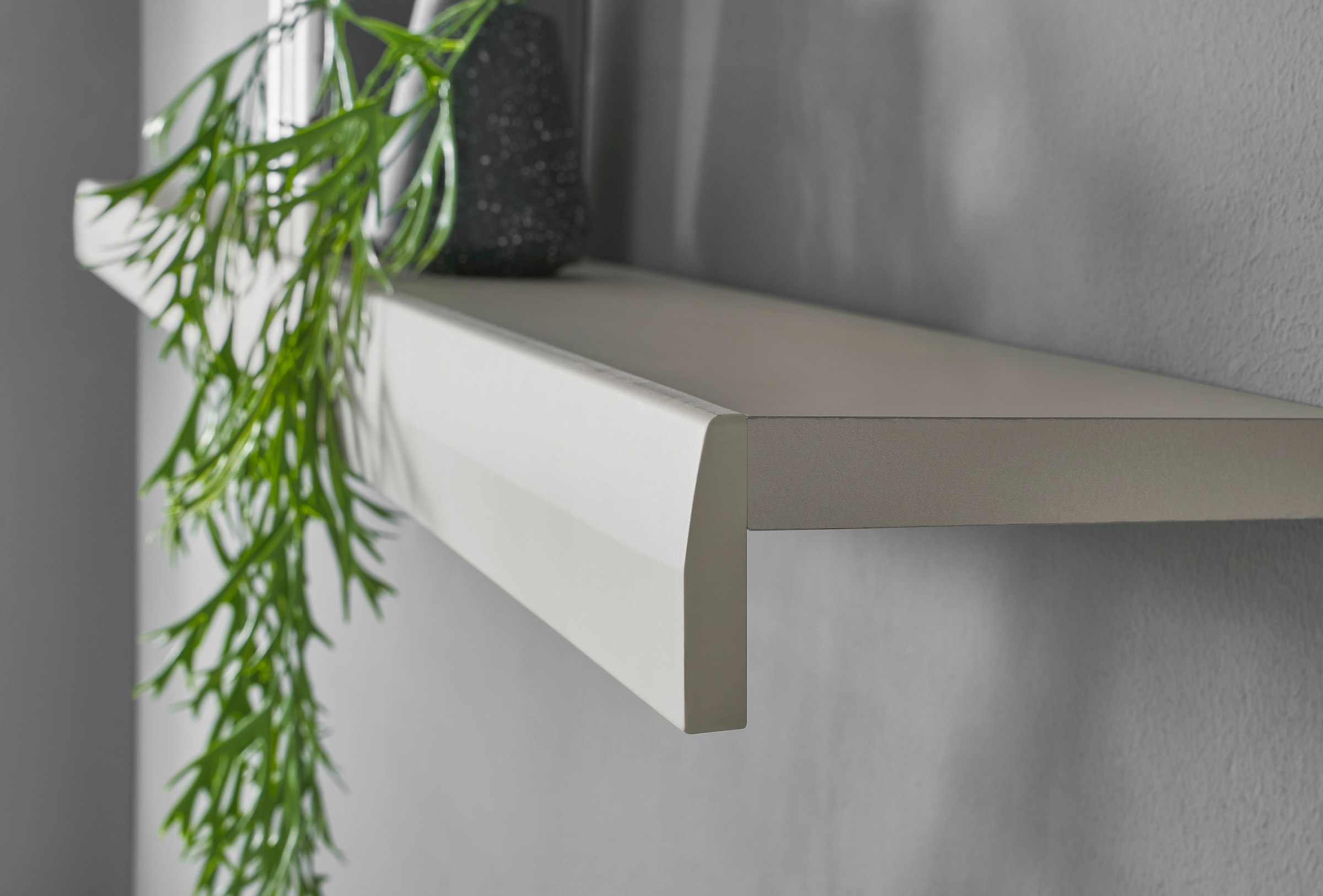 INOSIGN Wohnwand »SCARA«, (5 St.), trendige Farbe mit Applikation Zinneiche Dekor, mit Softclose-Funktion