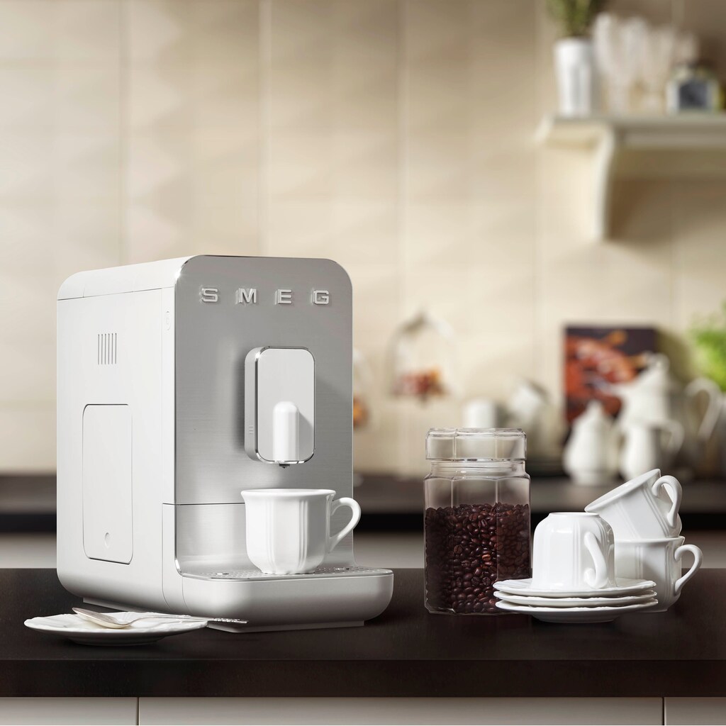 Smeg Kaffeevollautomat »BCC01WHMEU«