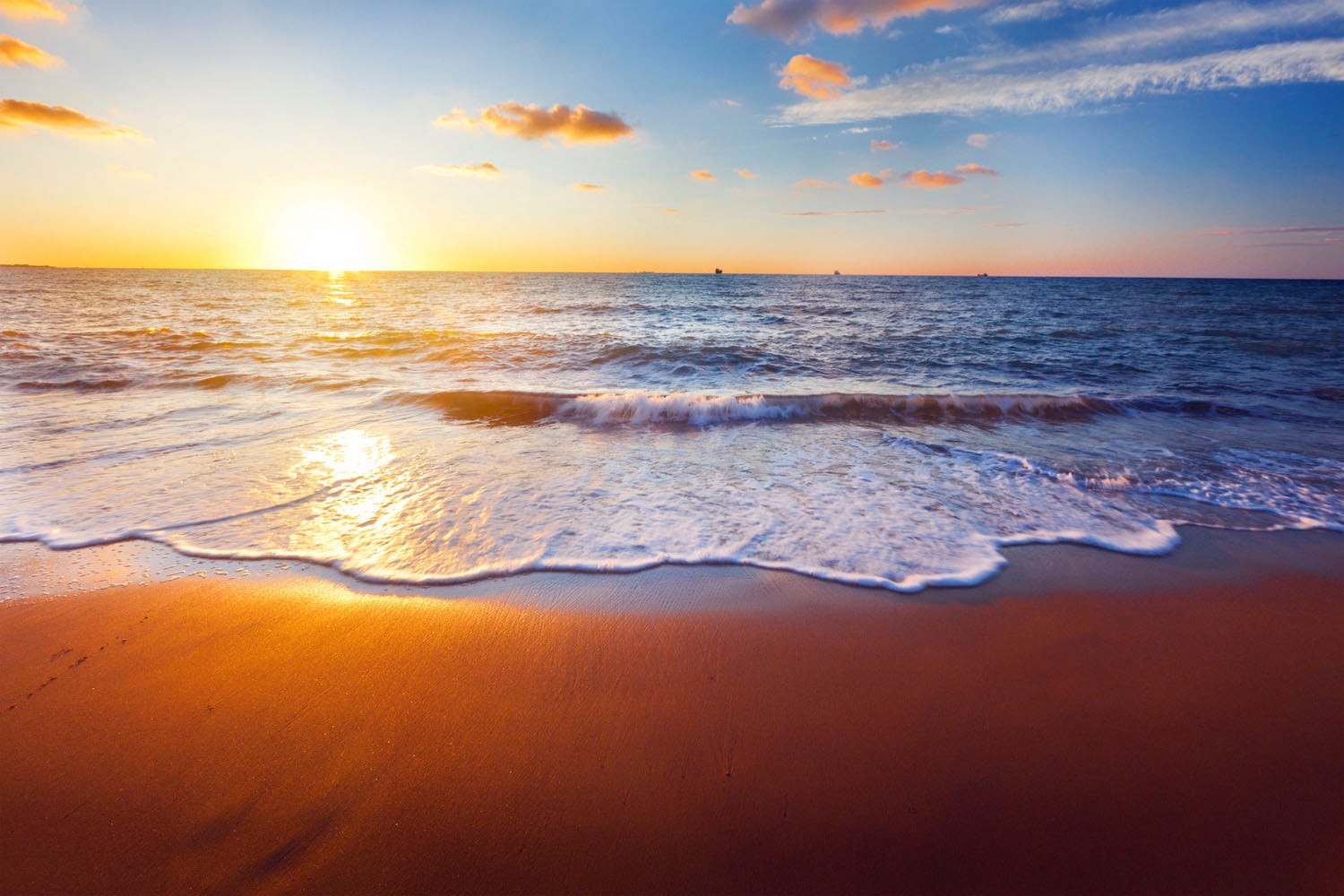 queence Acrylglasbild »Esko«, Strand-Meer-Spa-Spa Bilder-Schiffe-Meer Bilder-Strand-Sonnenuntergang, (1 St.), Fine Art-Print in Galeriequalität
