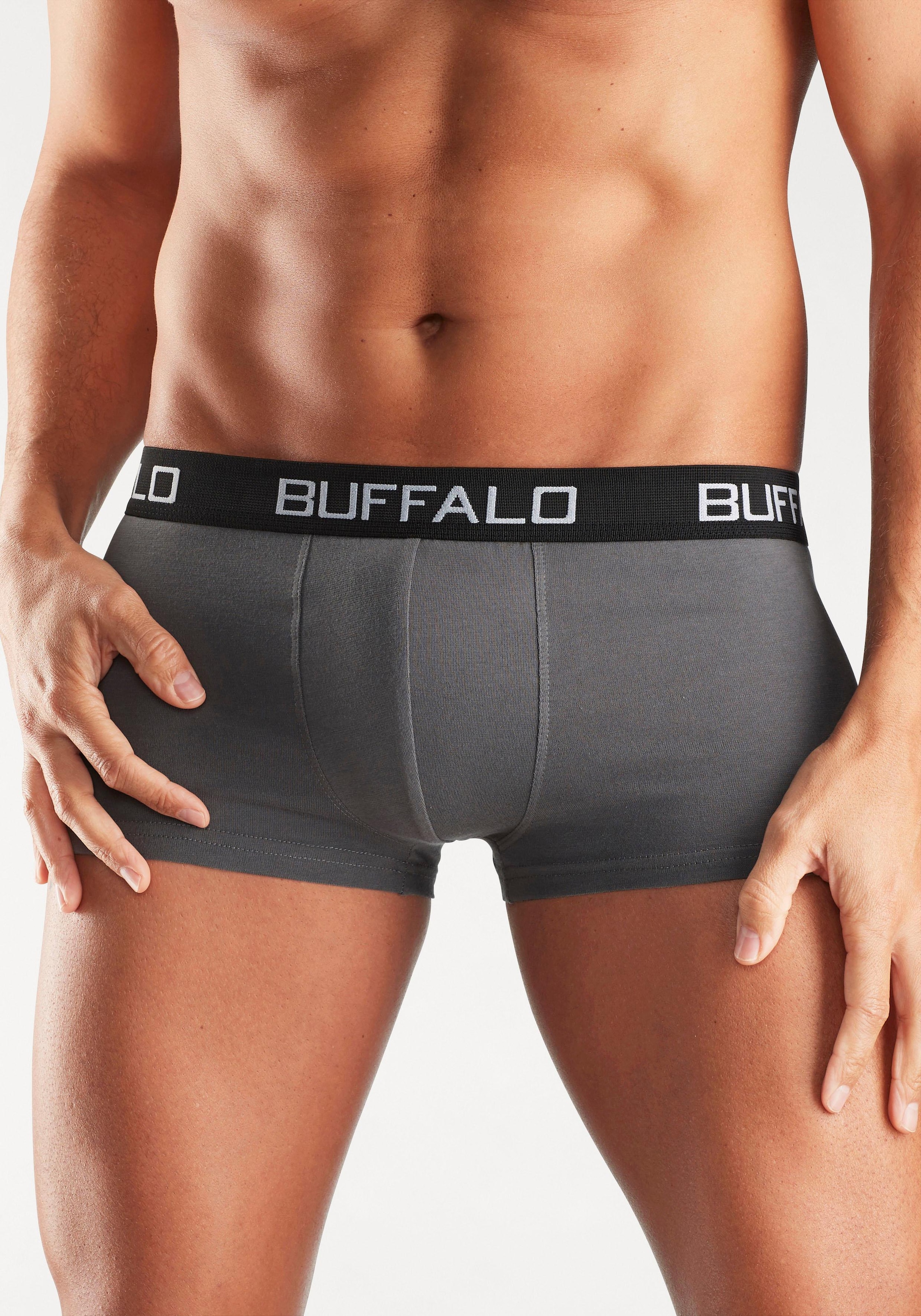 Buffalo Hipster, (Packung, 4 St.), knapp sitzende Boxershorts mit Kontrastbund aus Baumwollmischung