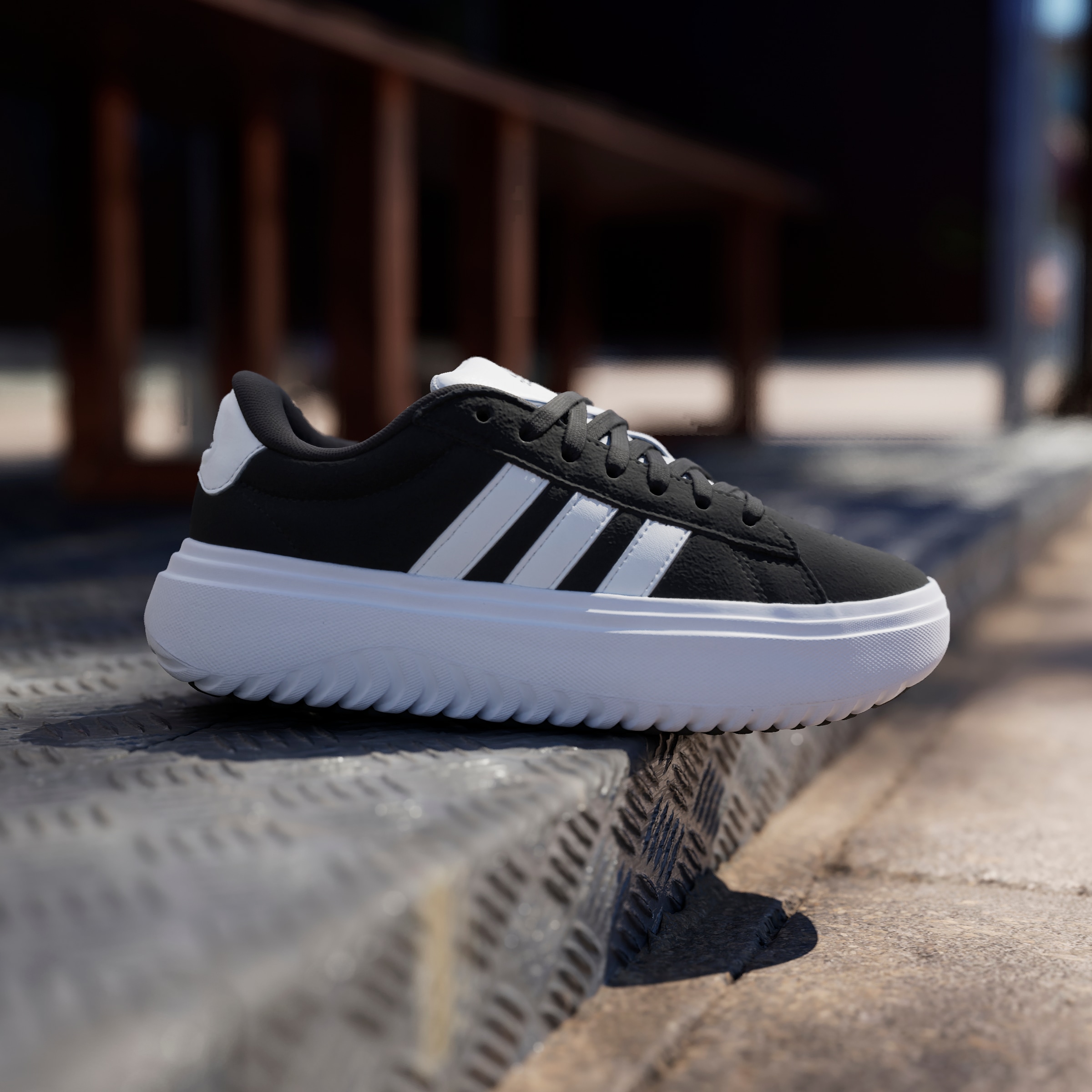 adidas Sportswear Sneaker »GRAND COURT PLATFORM«, Design auf den Spuren des adidas Superstar